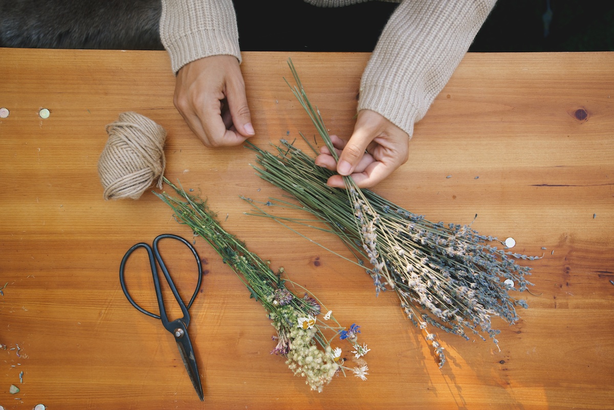 DIY: Lavender Smudge Bundles 3