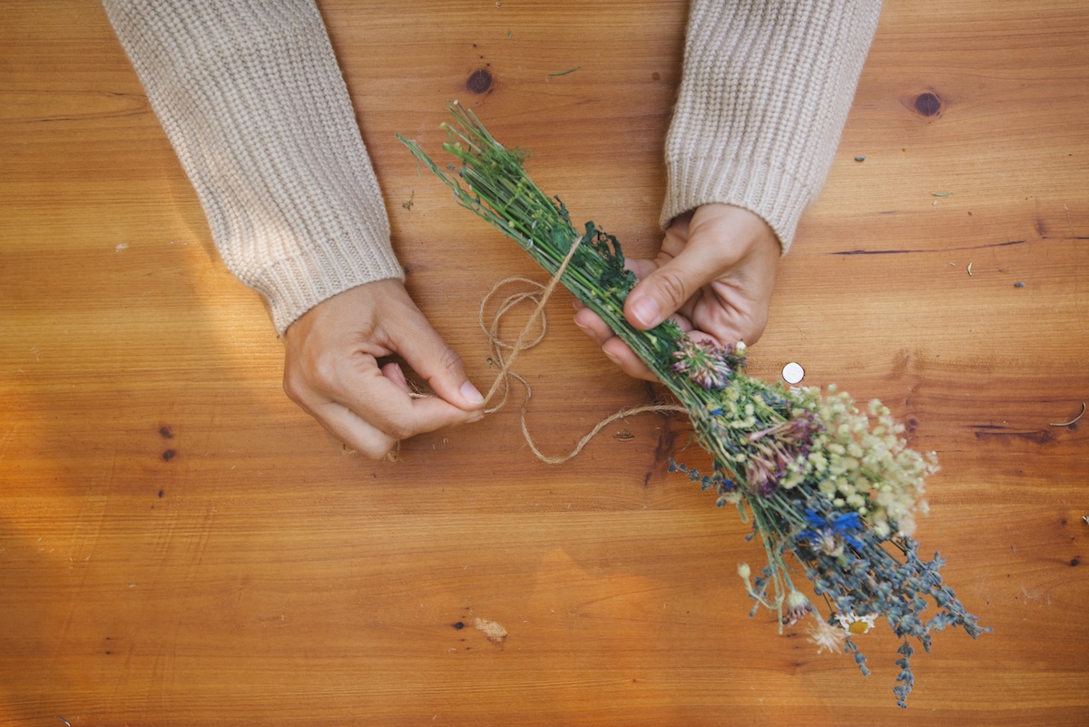 DIY: Lavender Smudge Bundles 4