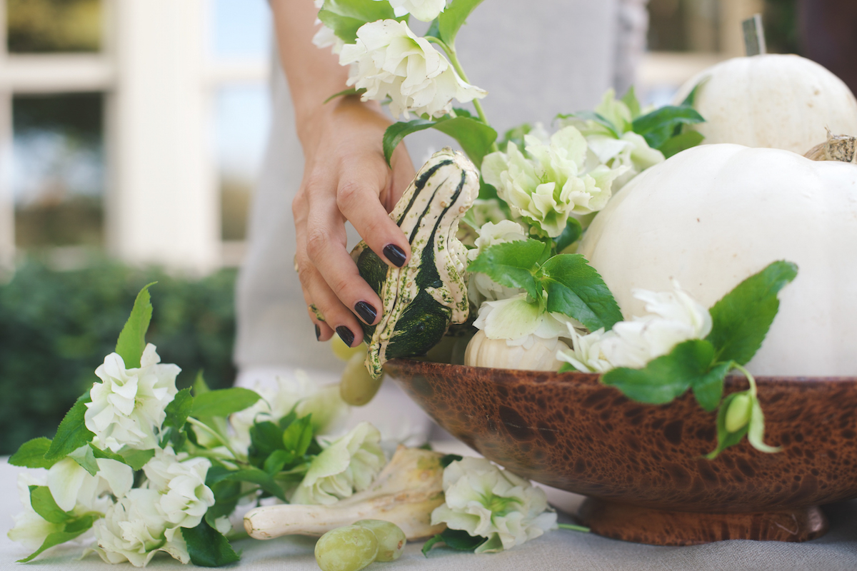 Floral Arrangements with Blume & Plume: A White & Green Autumnal Display 6