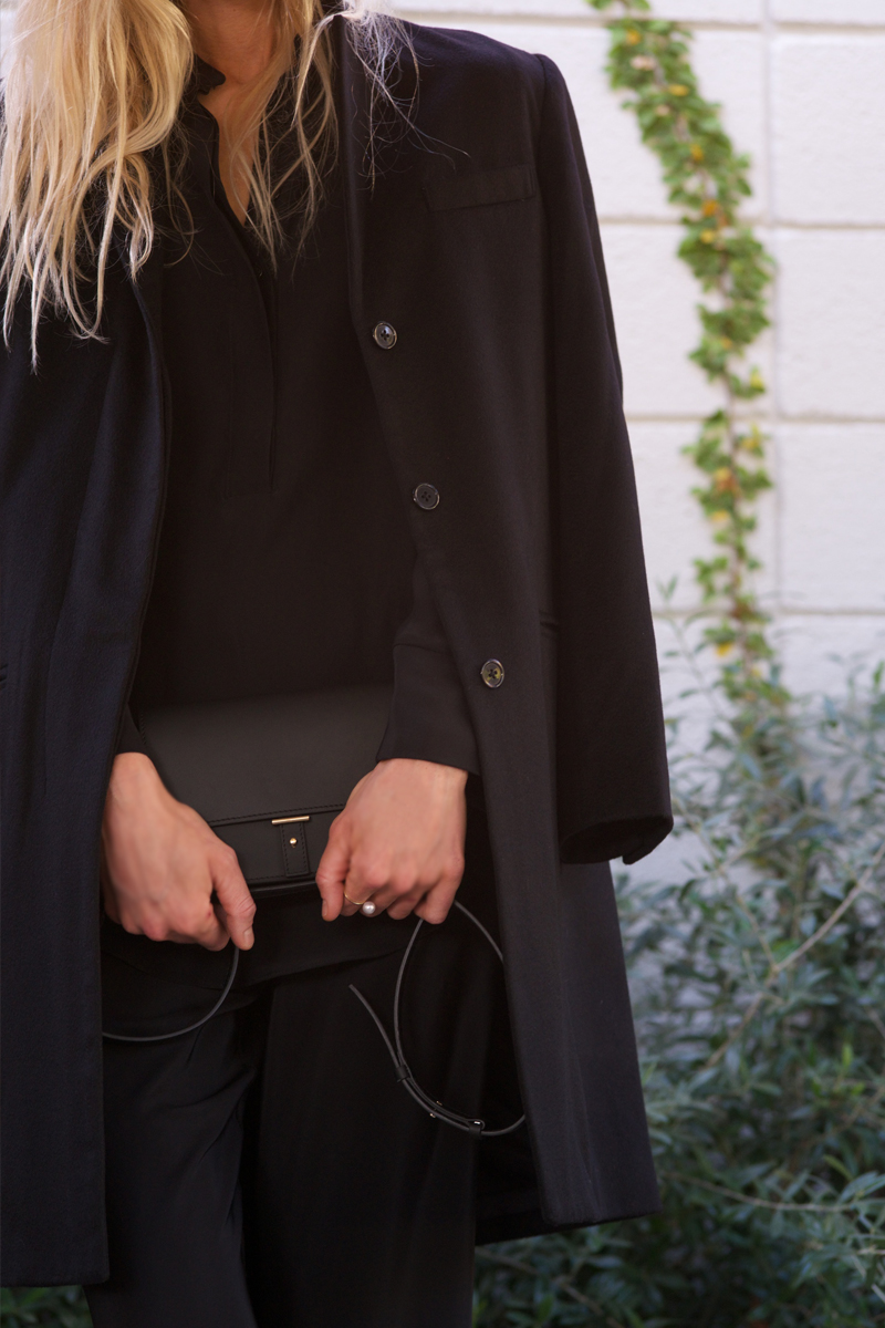 Three Staple Holiday Outfits By Stylist Jessica de Ruiter