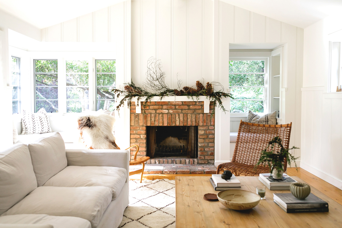 Festive Home Décor and Wreaths for the Holiday Season 6