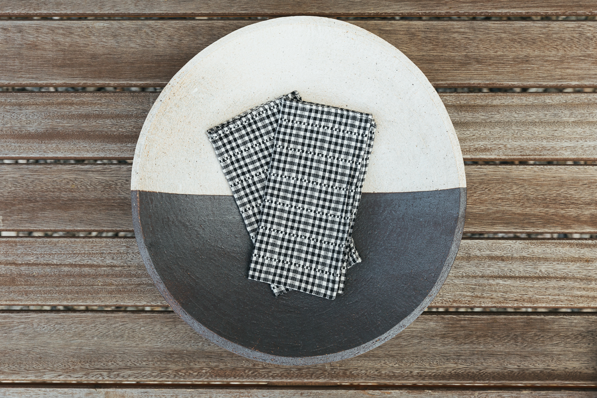 An Earthy Take on Black and White Home Décor 0
