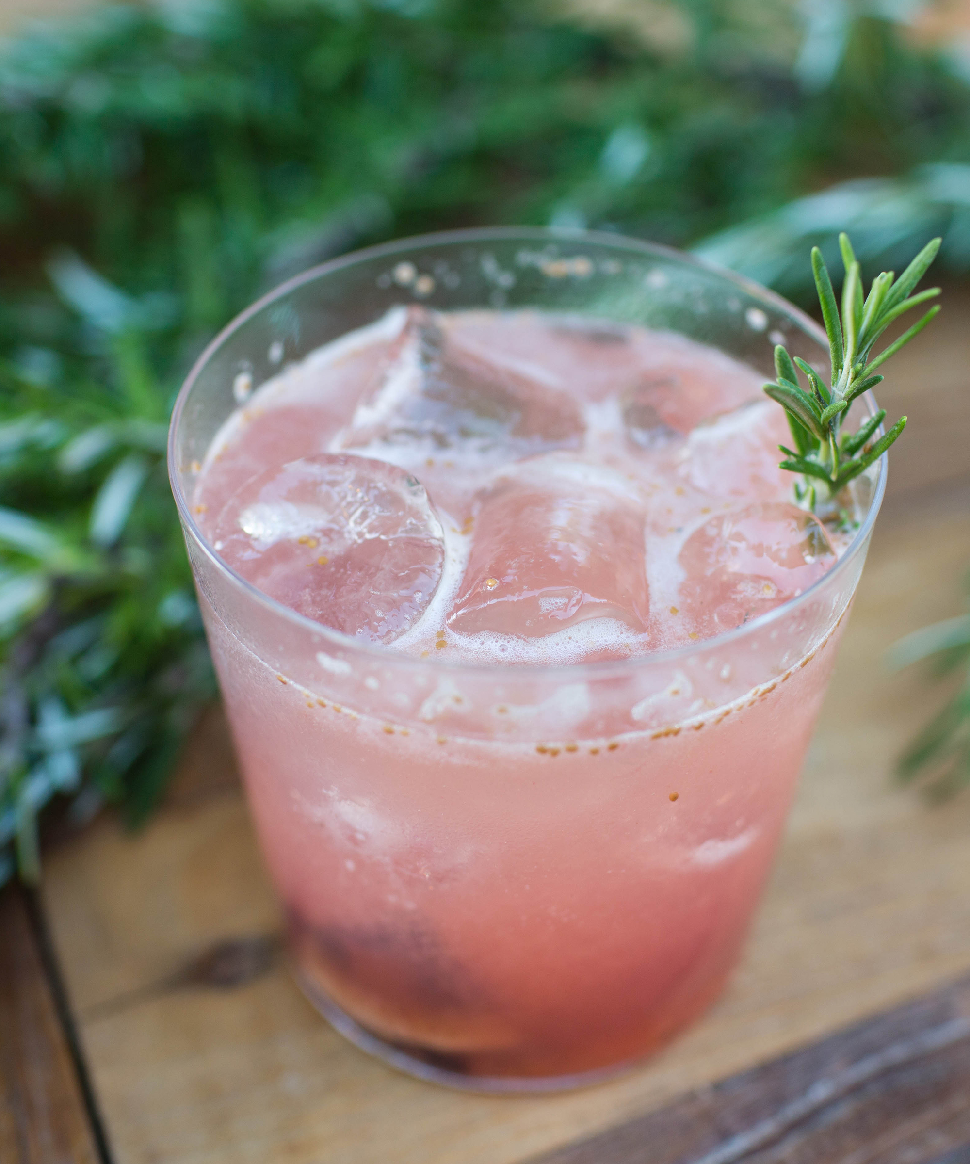 jennni-kayne-holiday-cocktail-recipes-rosemary