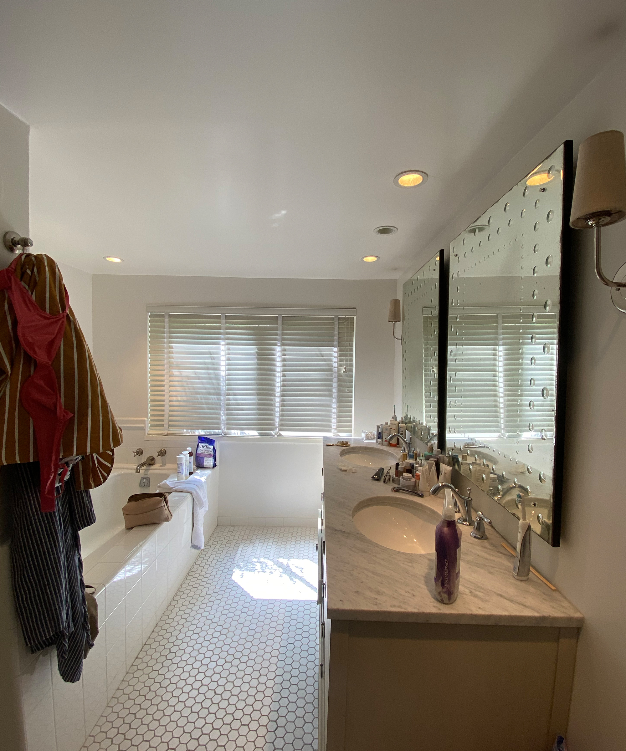 jenni-kayne-malibu-bathrooms-before-5
