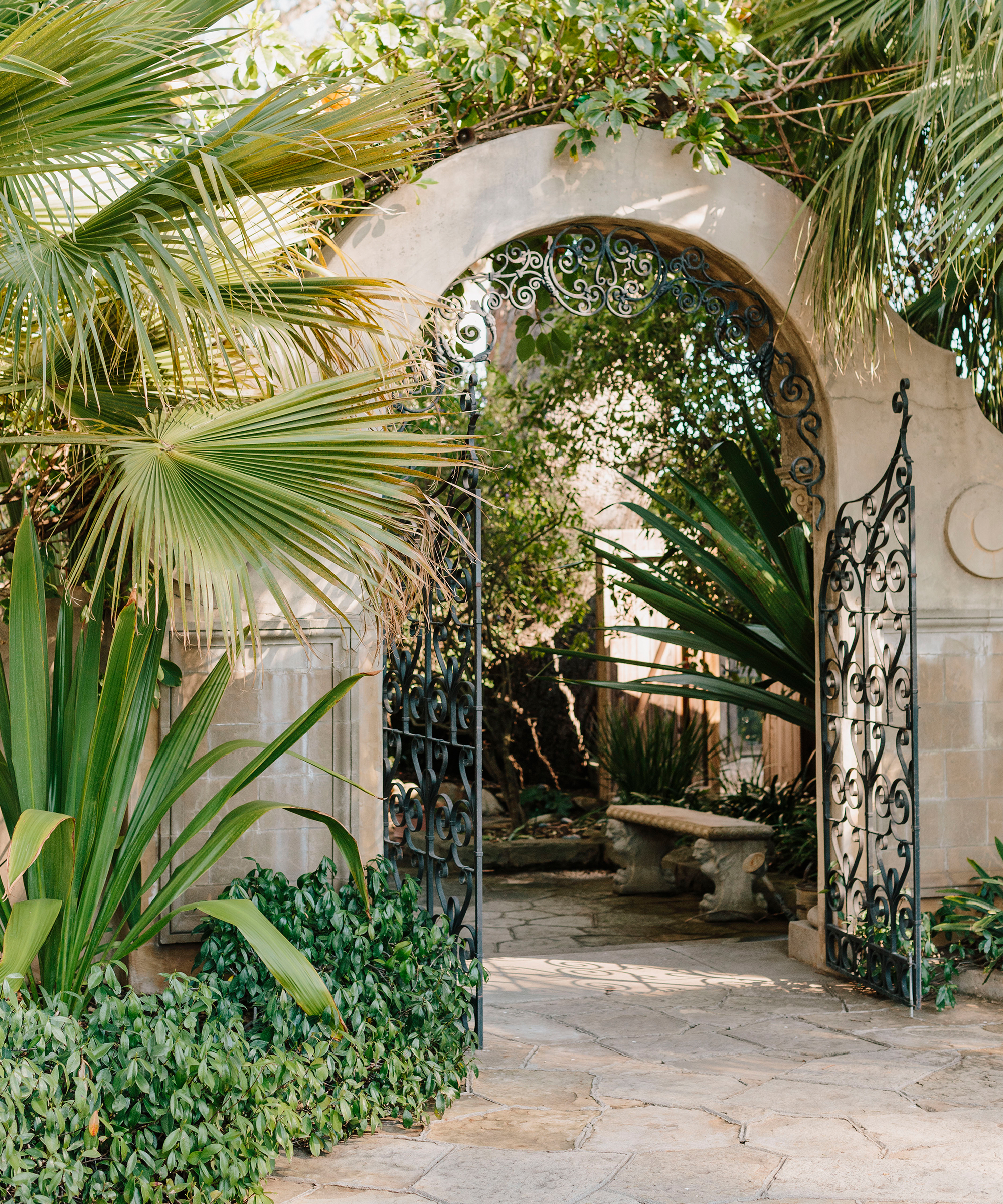 jenni-kayne-brit-hines-montecito-home-1