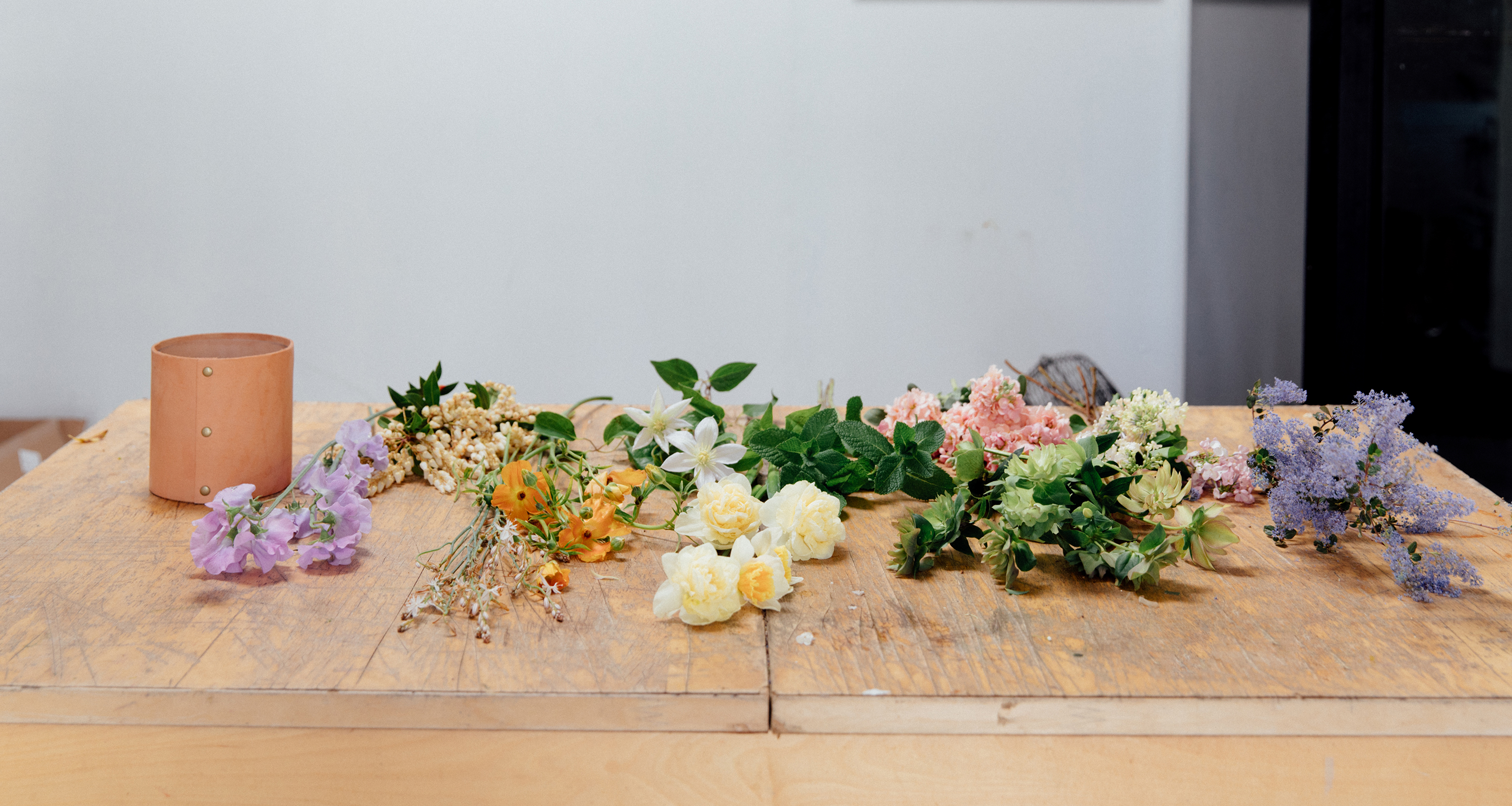 jenni-kayne-spring-floral-arrangement-guide-3