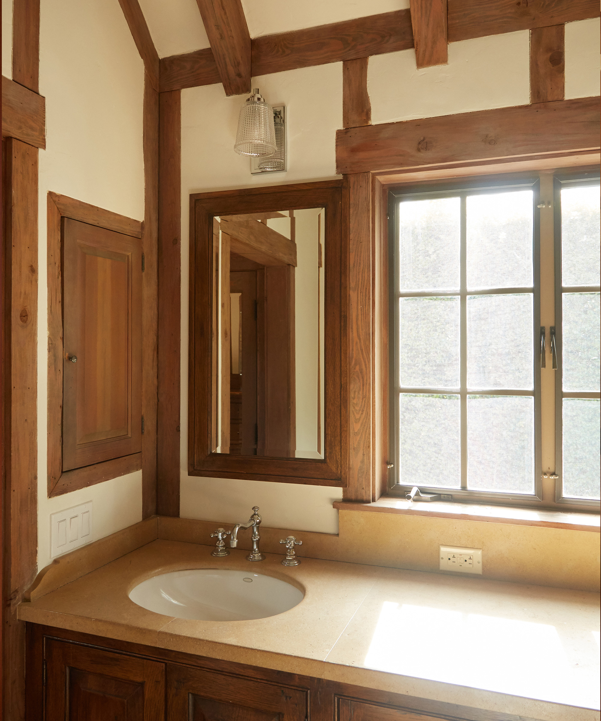 julia-bathroom-before-2
