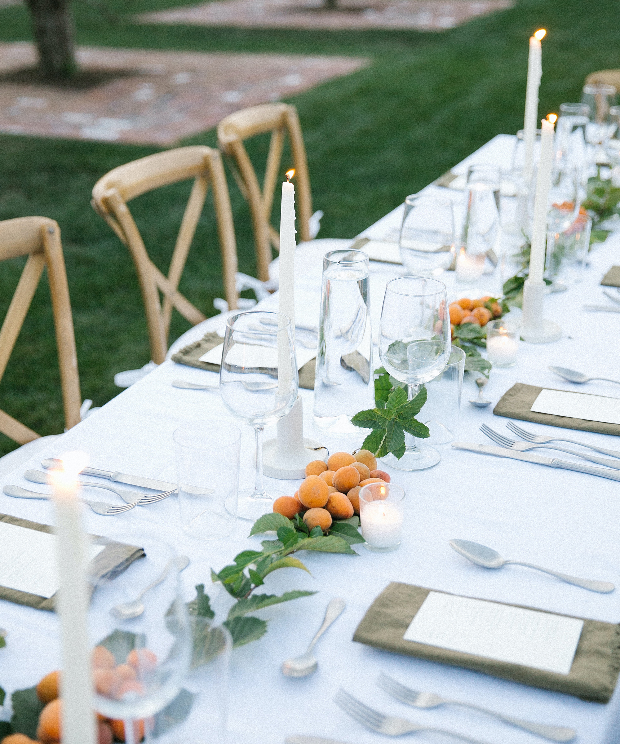 jenni-kayne-orchard-dinner-tablescape