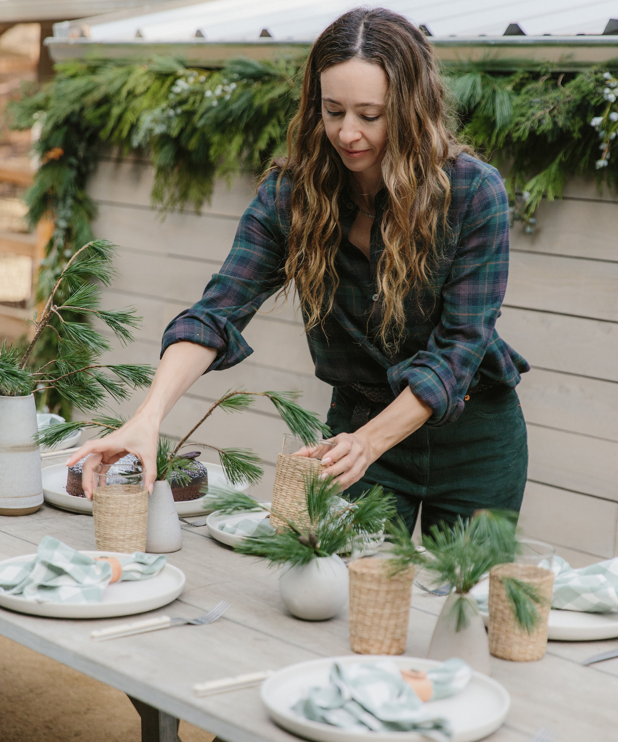 jenni setting the table for chirstmas