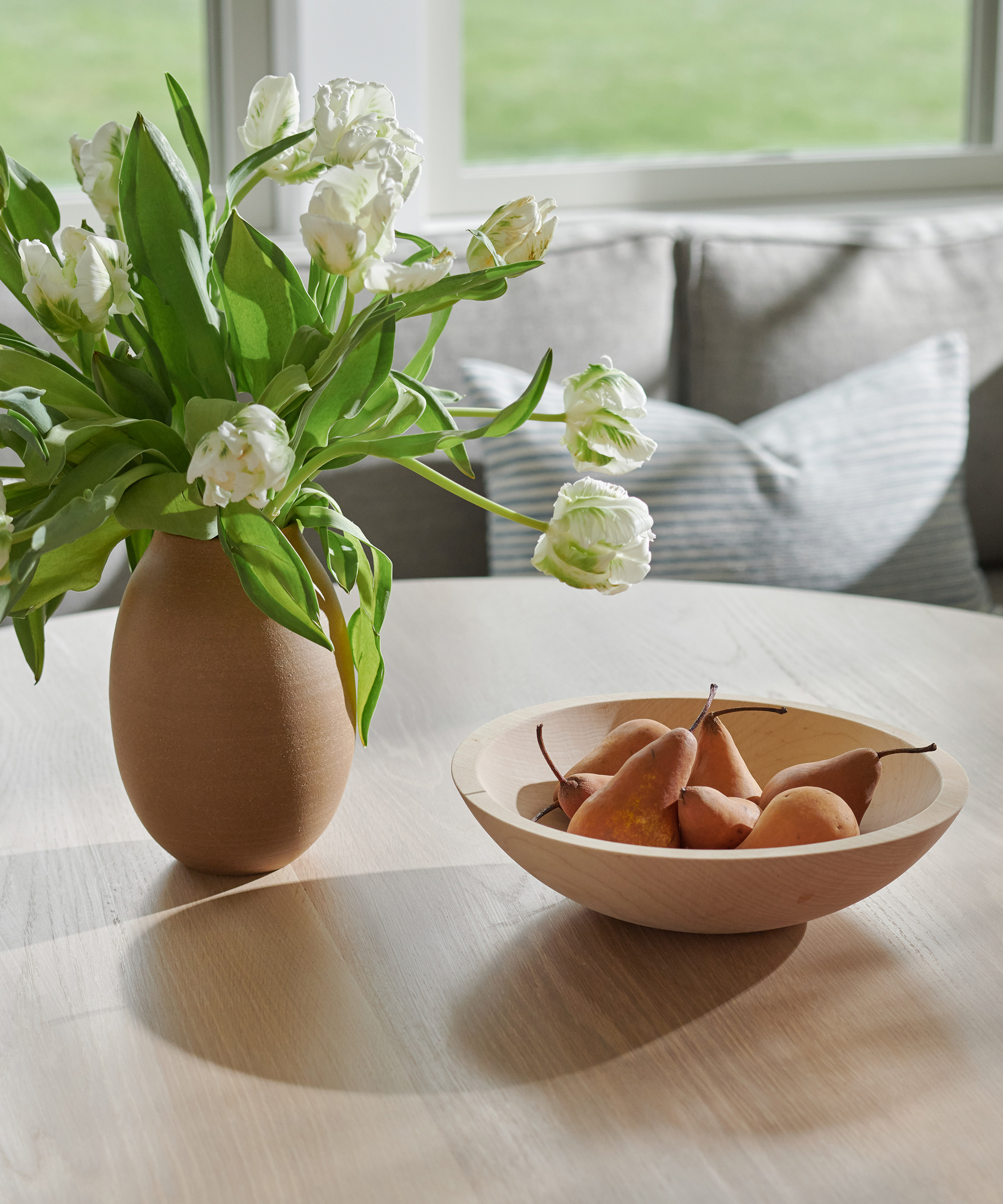 image of kitchen table with jenni kayne decor
