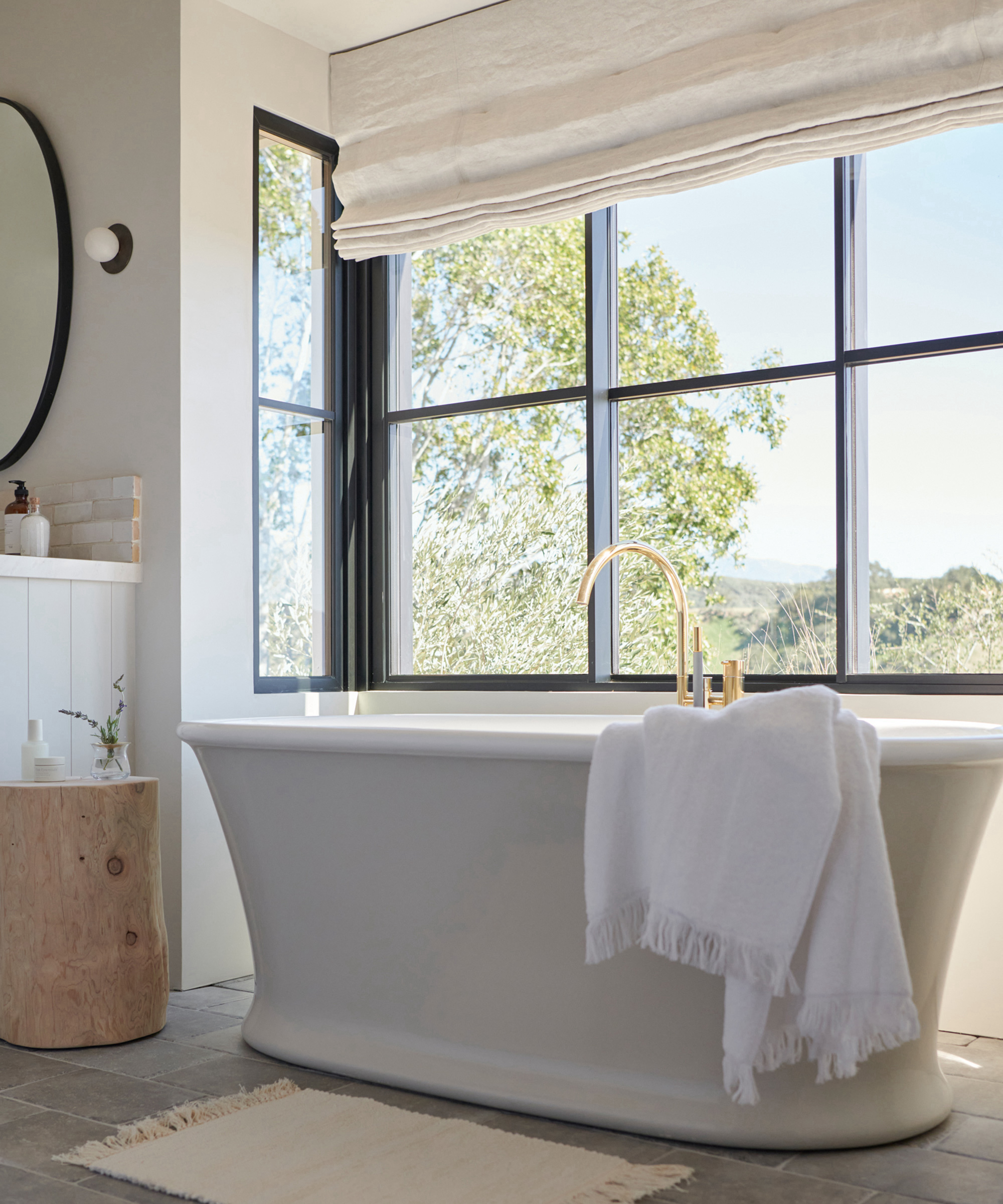 image of the jenni kayne ranch bathroom