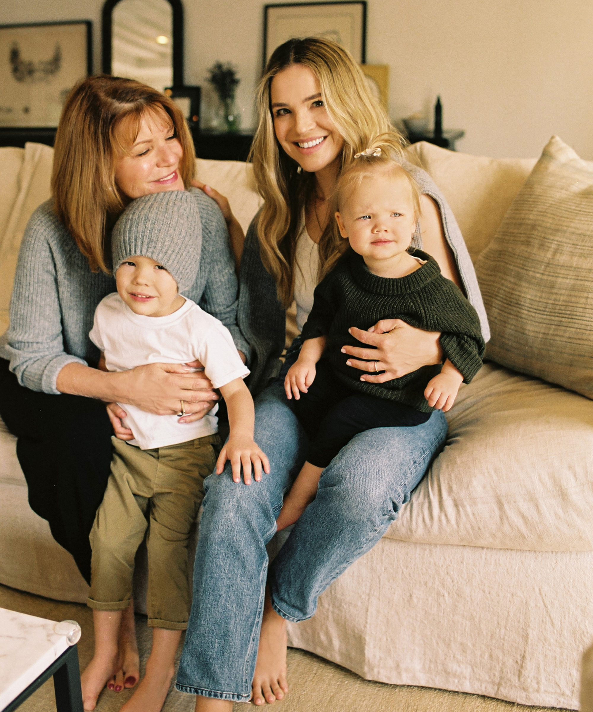 image of alex taylor with her family