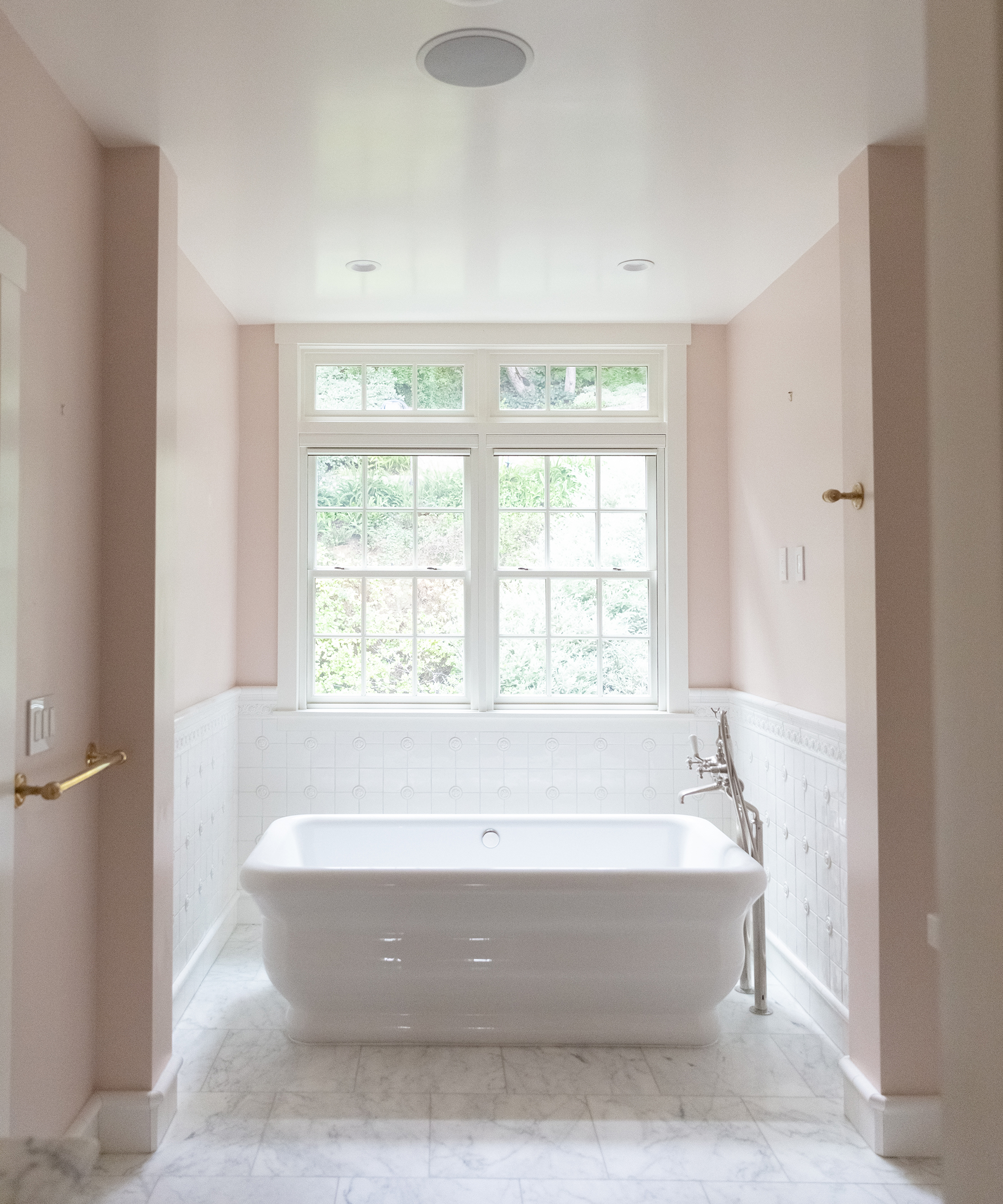 jenni-kayne-elkins-bathroom
