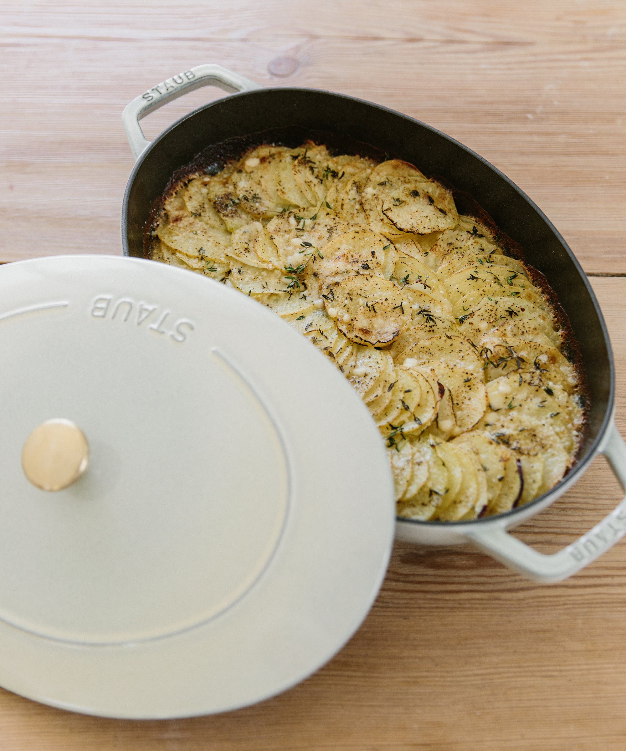 image of staub pot in jenni kayne's home