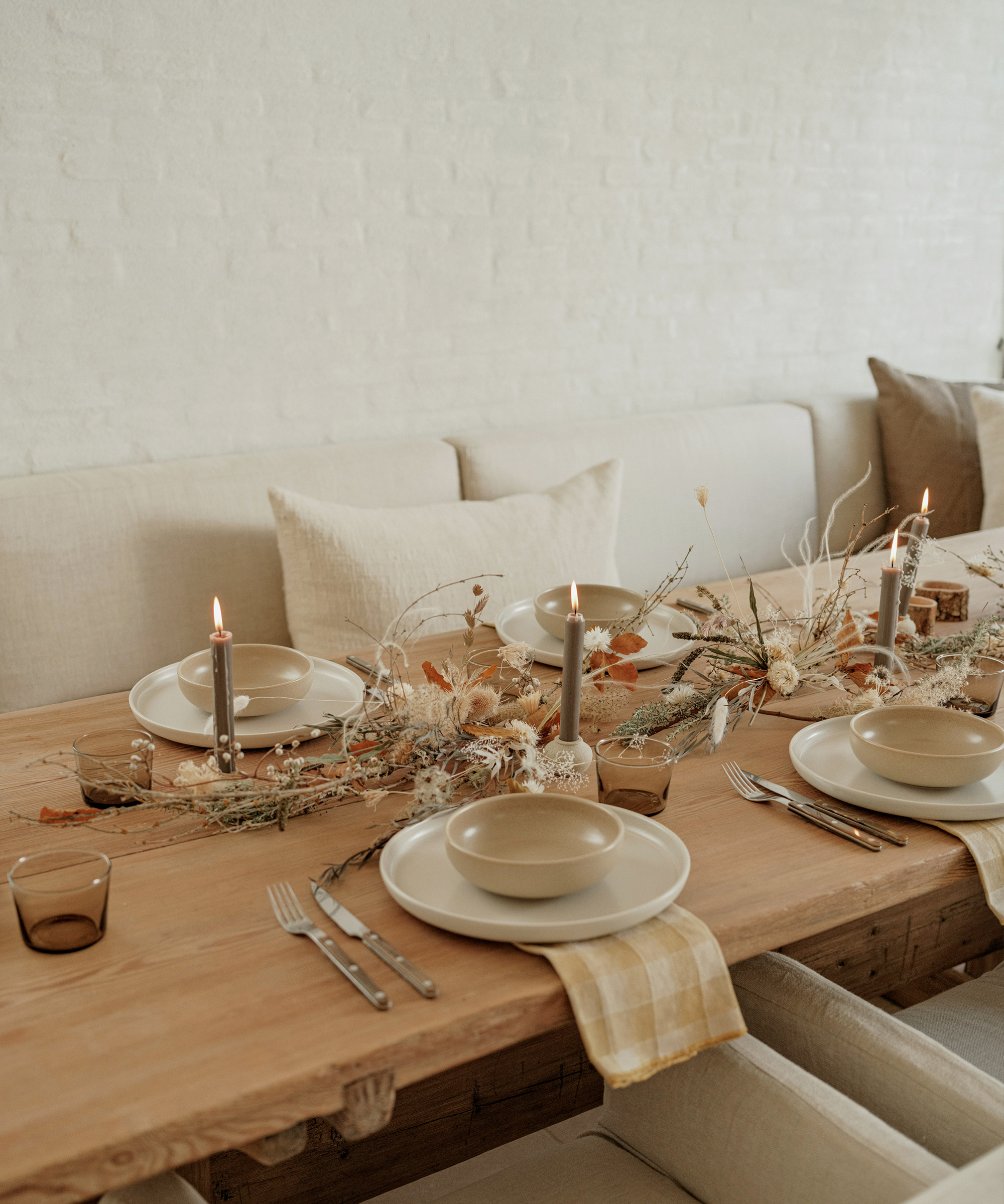image of thanksgiving table at jenni's