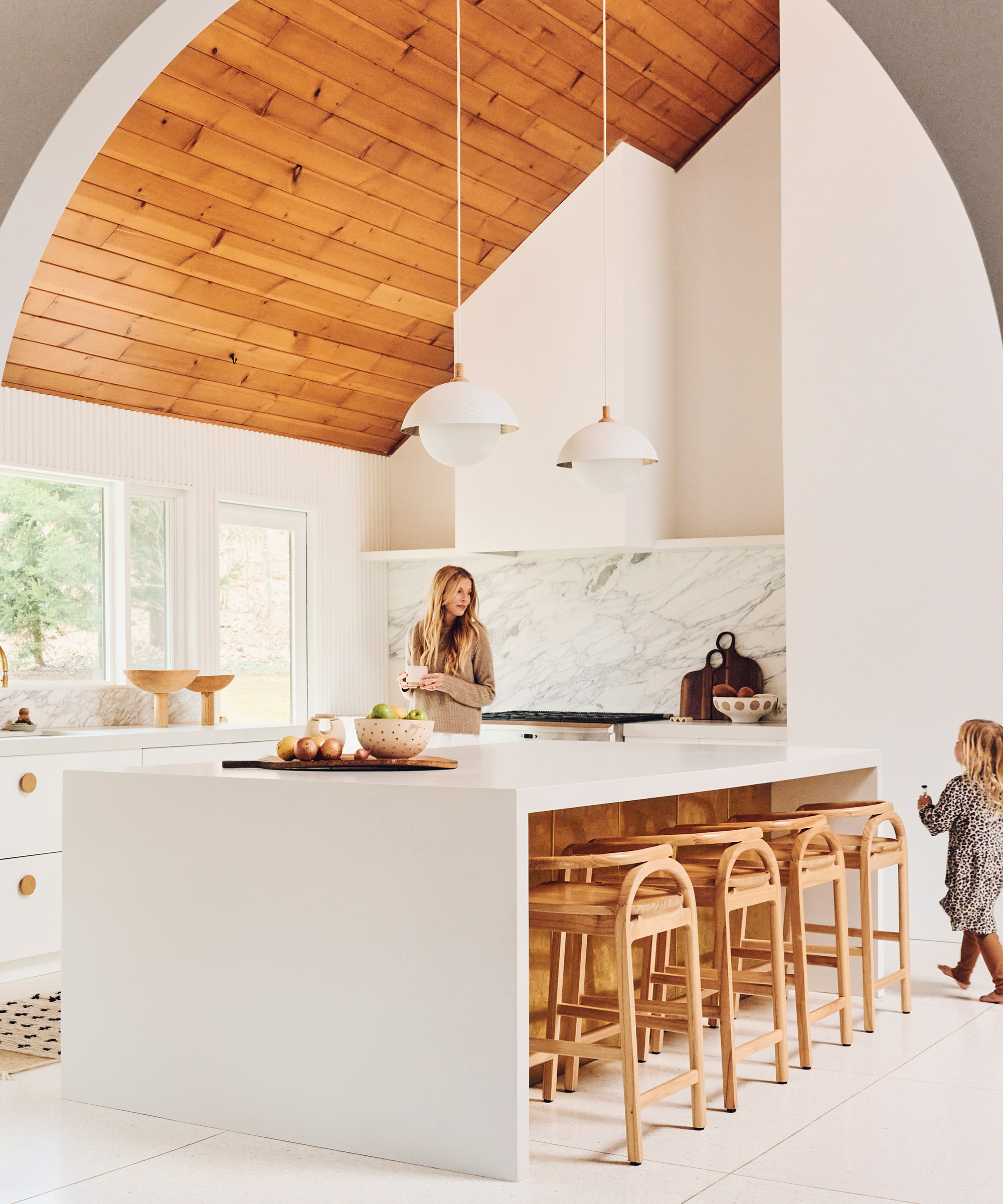 top-home-tours-jenni-kayne-home-kitchen