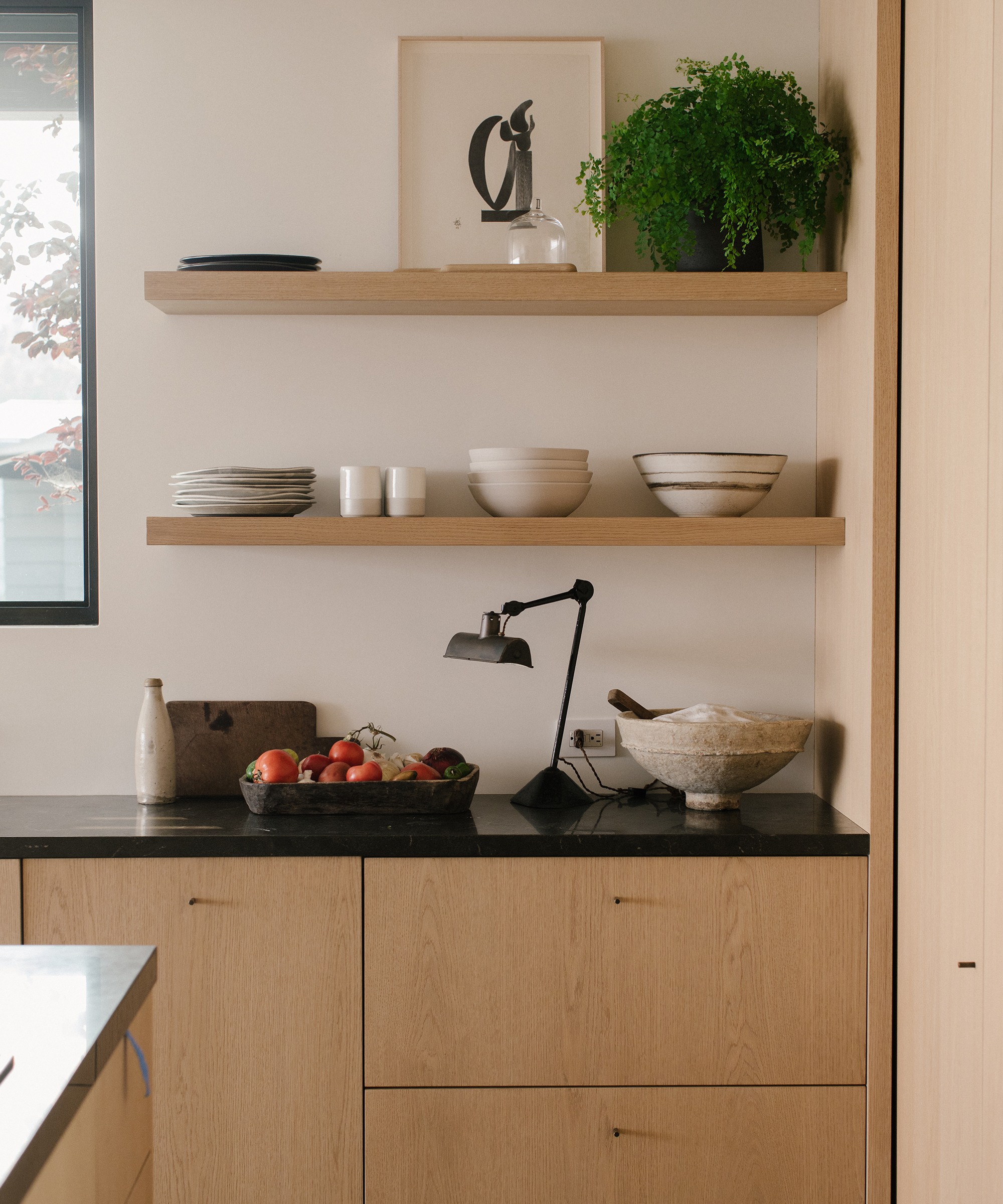 best-kitchen-roundups-courtney-cox-shelving