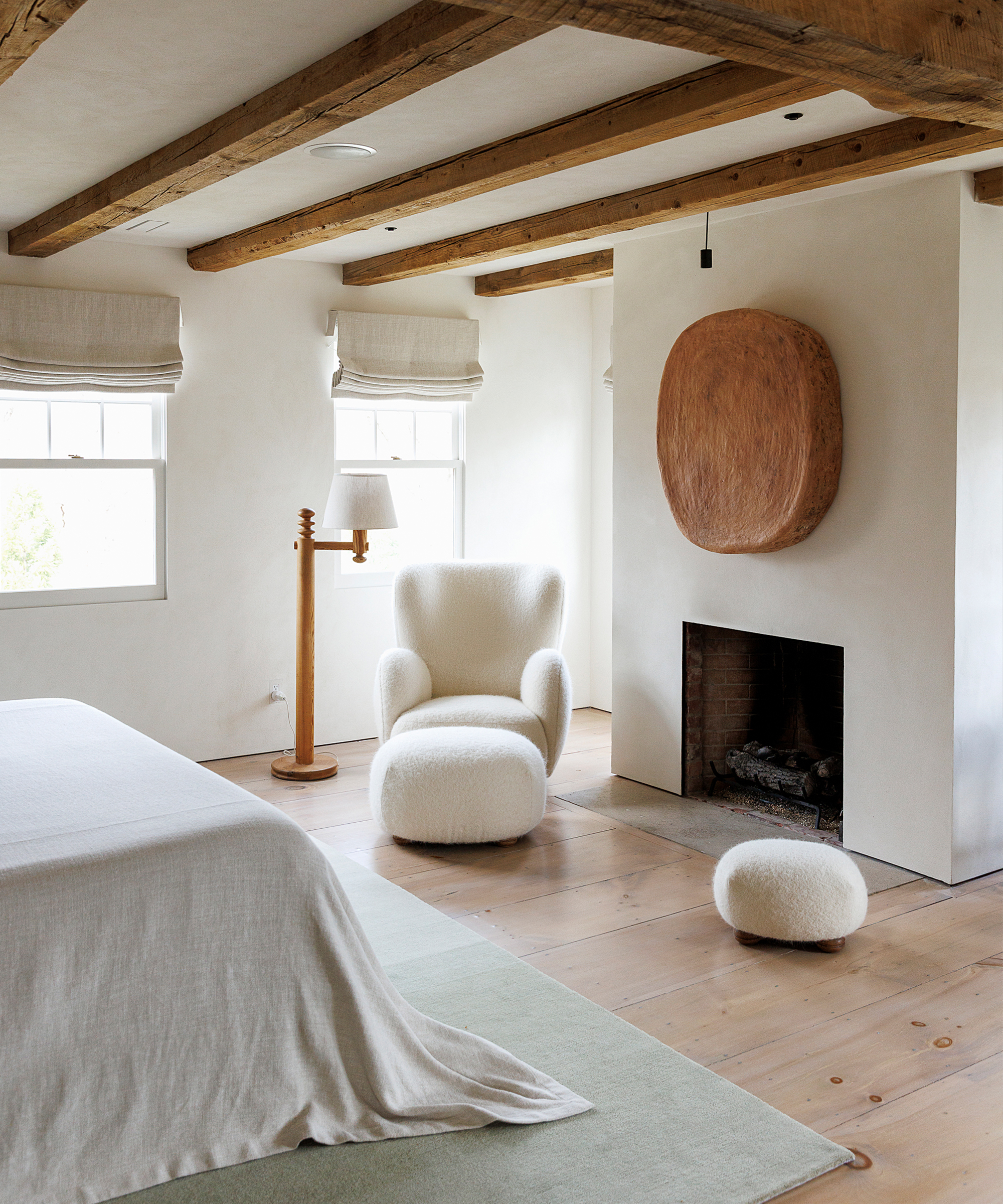 carlyle-designs-home-tour-master-bedroom-boucle-accent-chair
