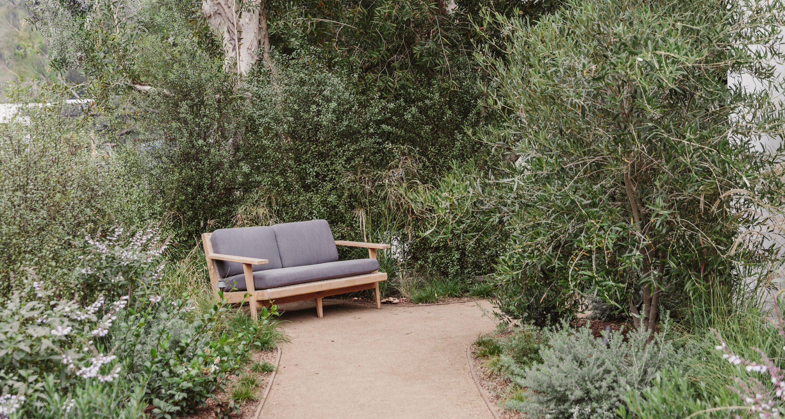 emily-weber-landscaping-vista-charcoal-couch-pathway