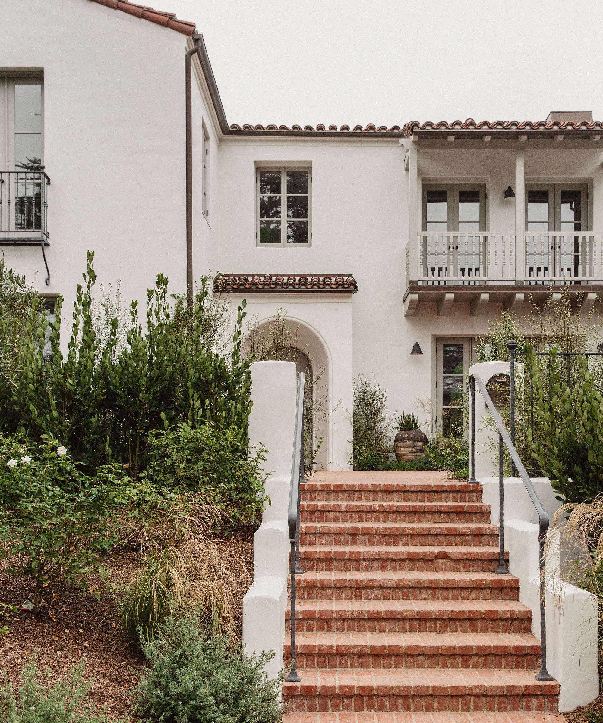 emily-weber-landscaping-front-exterior-brick-stairwell