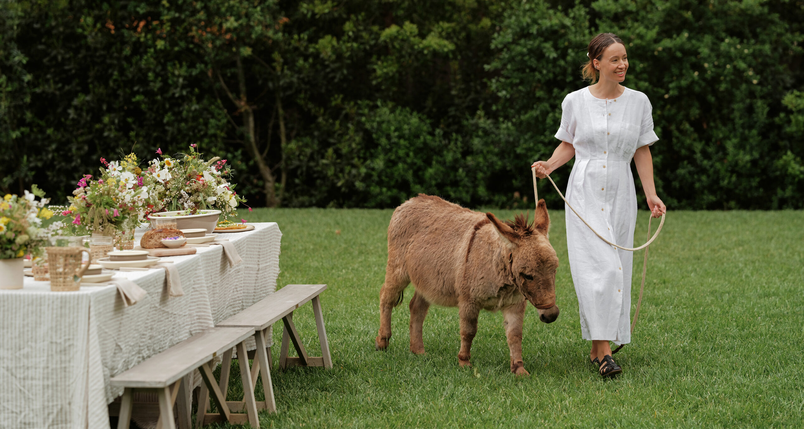 leanne-citrone-jenni-kayne-picnic-walking-donkey-white-day-dress