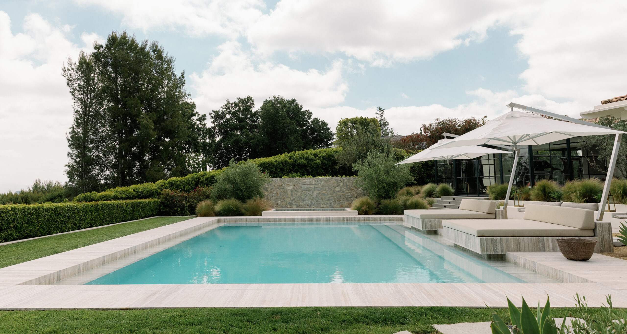 rachael-goddard-home-tour-outdoor-pool-area