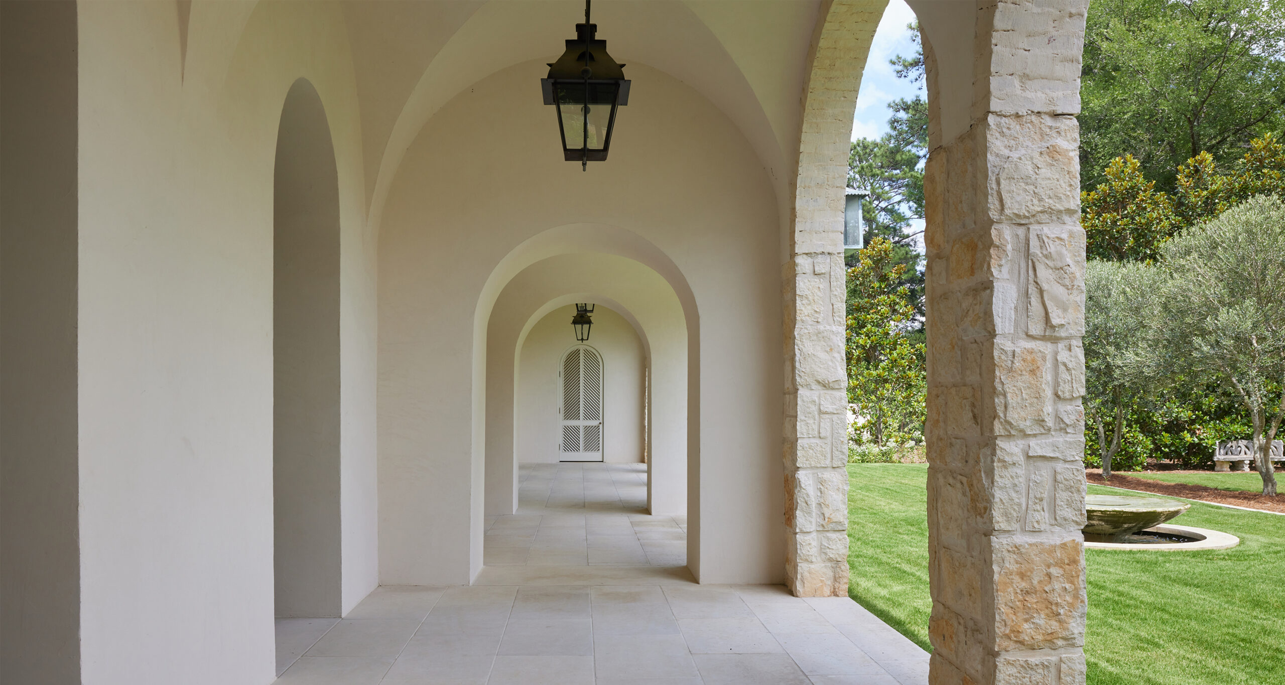 betsy-brown-home-tour-outdoor-archway