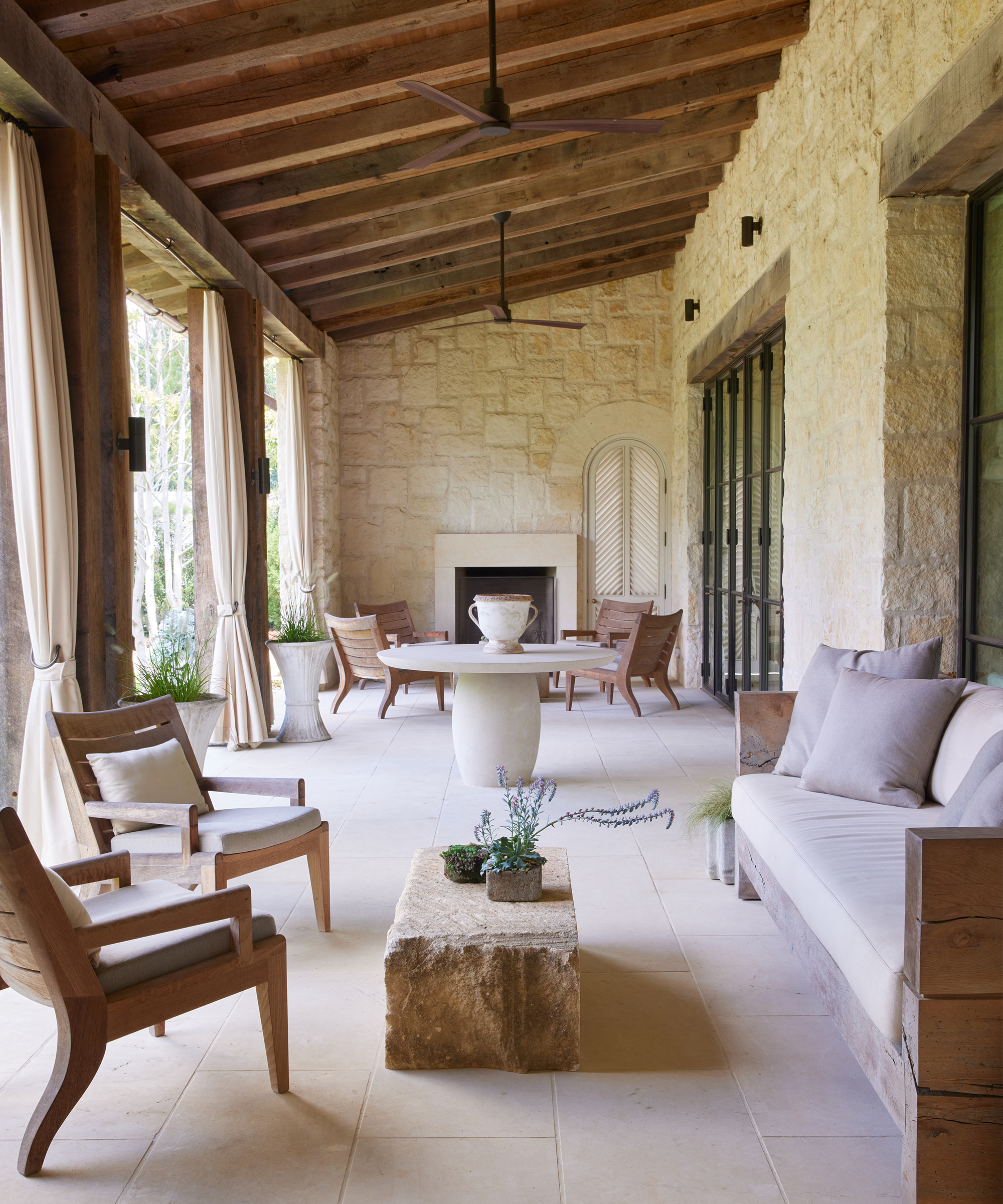 betsy-brown-home-tour-outdoor-patio-sitting-area
