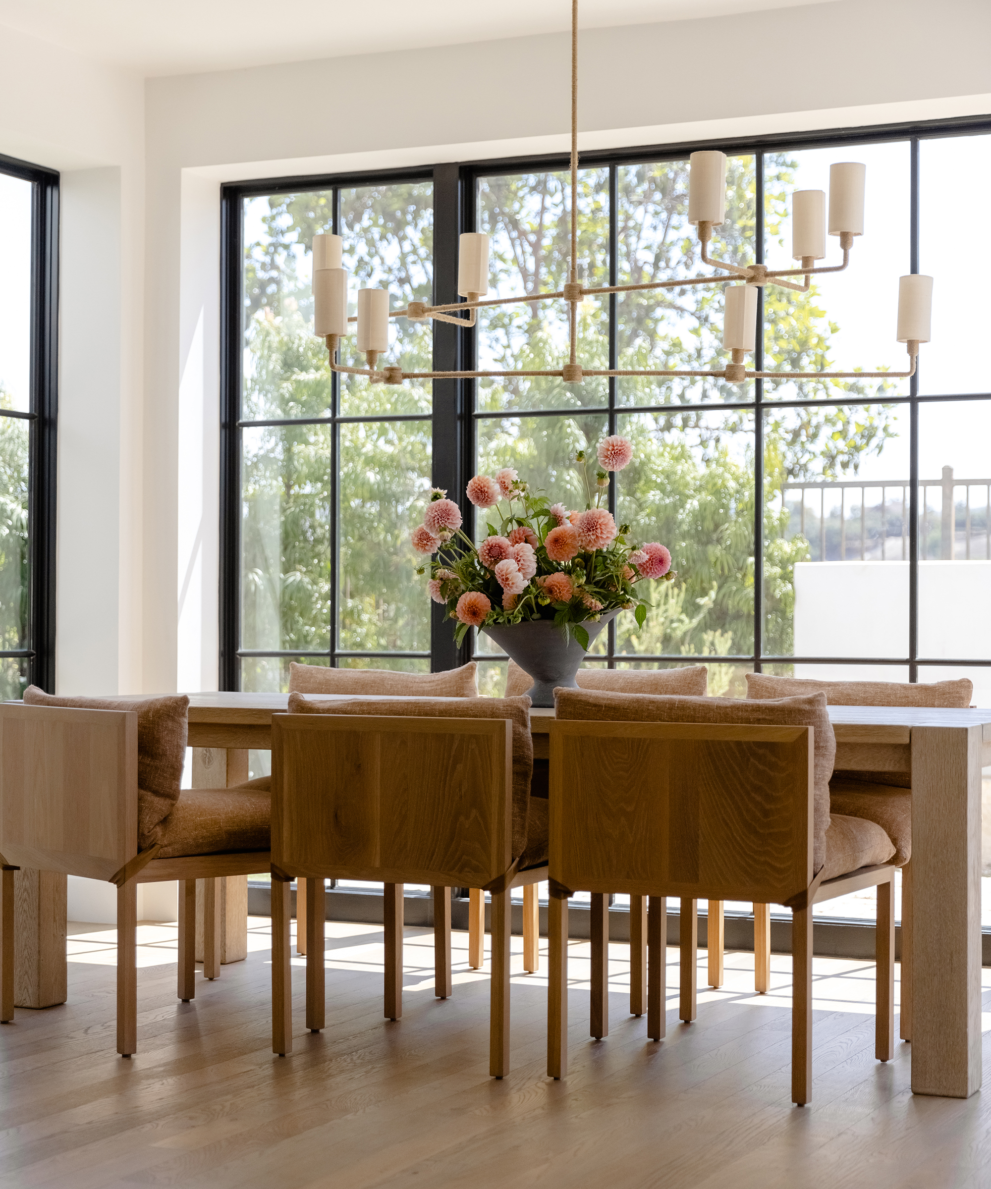 nicole-green-home-tour-dining-room-oak-dining-table
