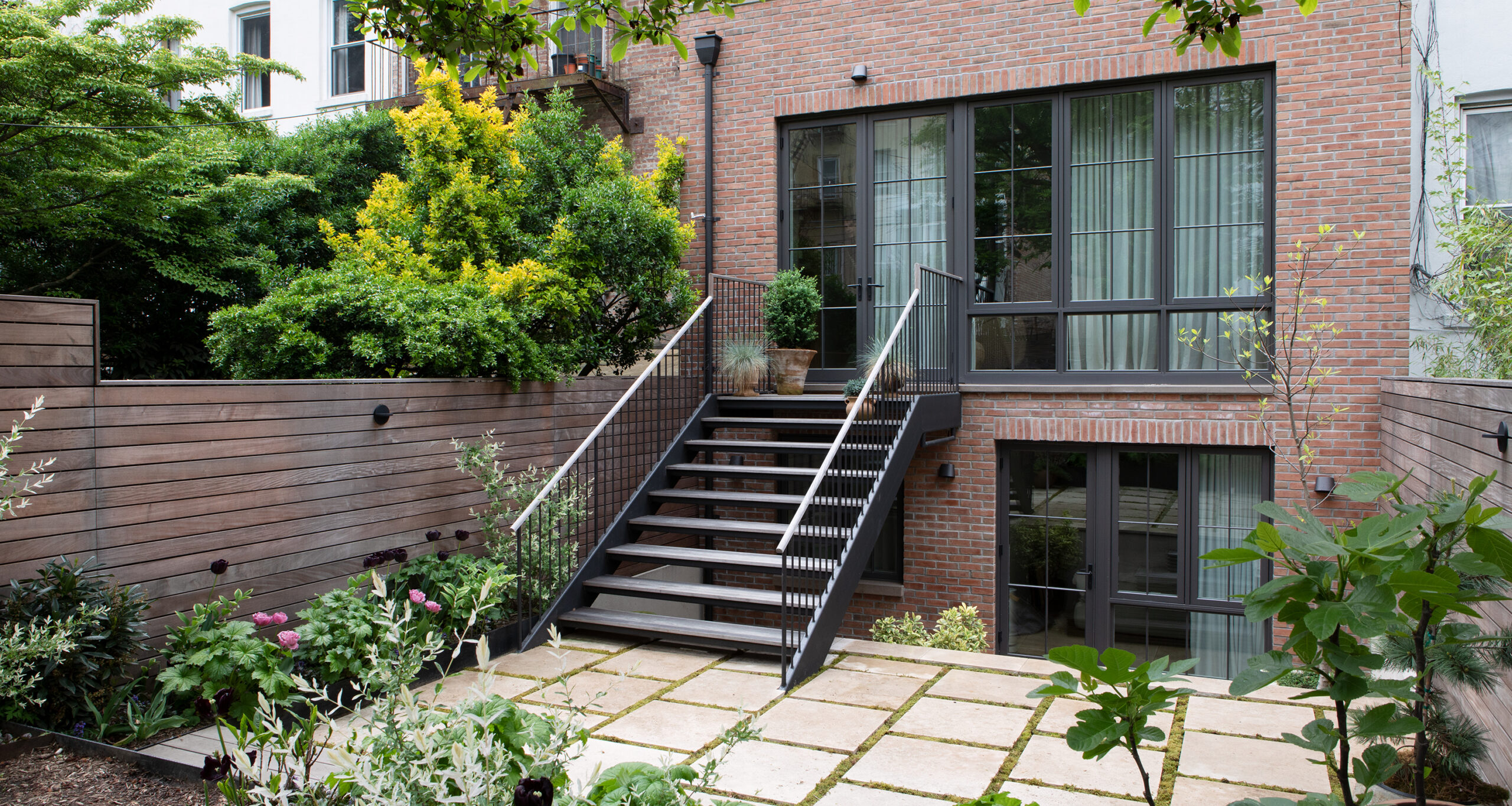 nune-home-tour-brooklyn-outdoor-area