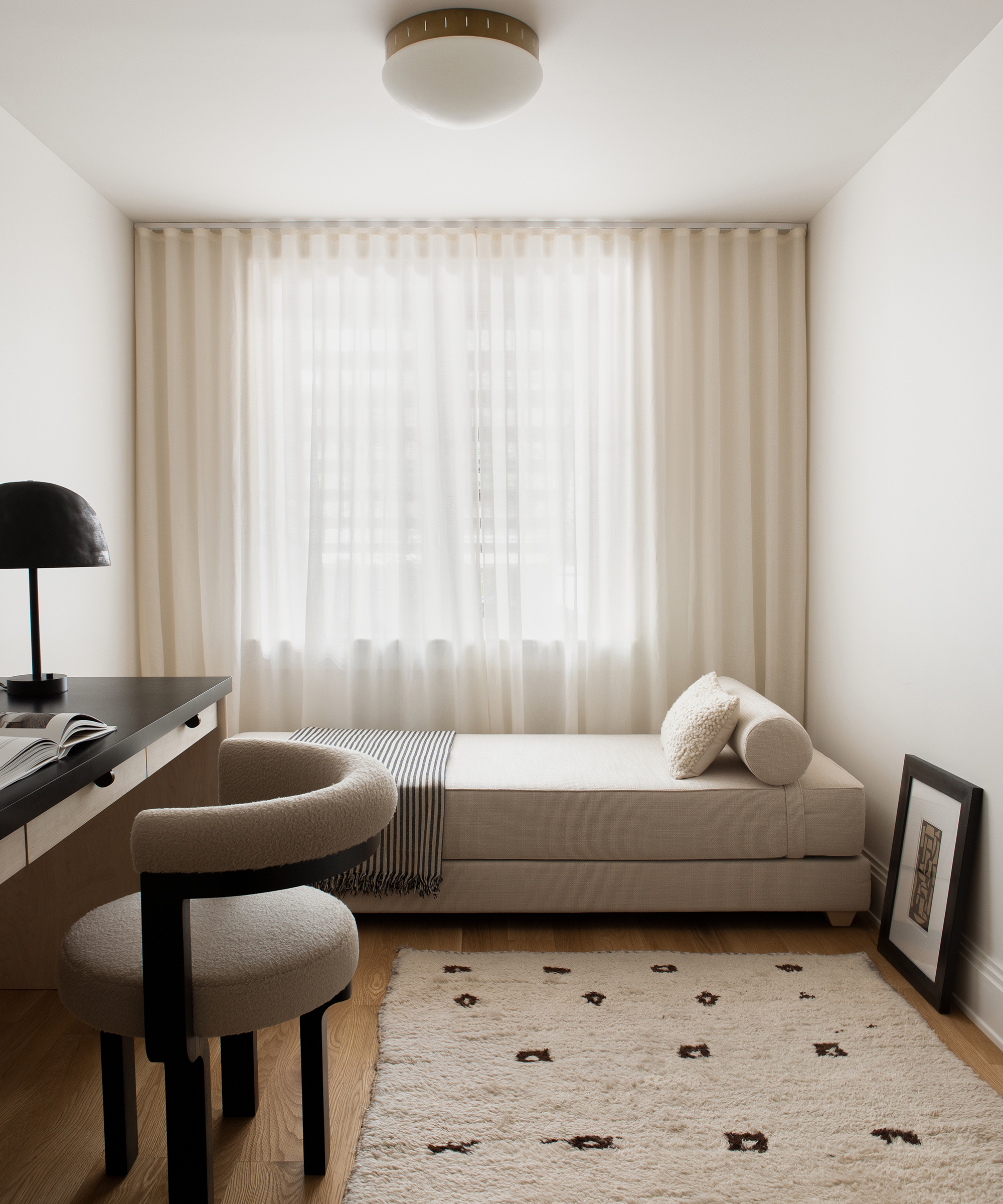 nune-home-tour-daybed-office-area