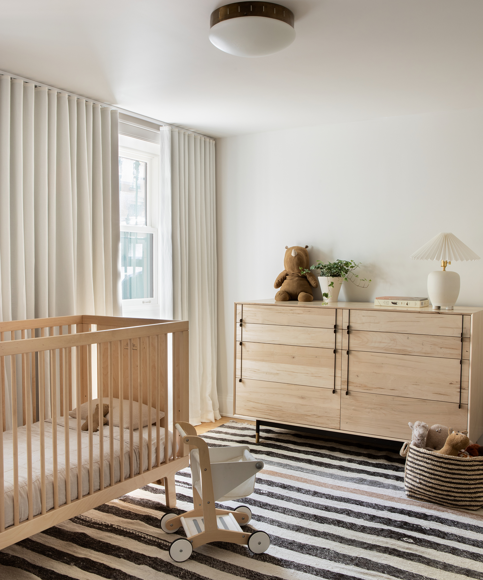 nune-home-tour-nursery-striped-rug