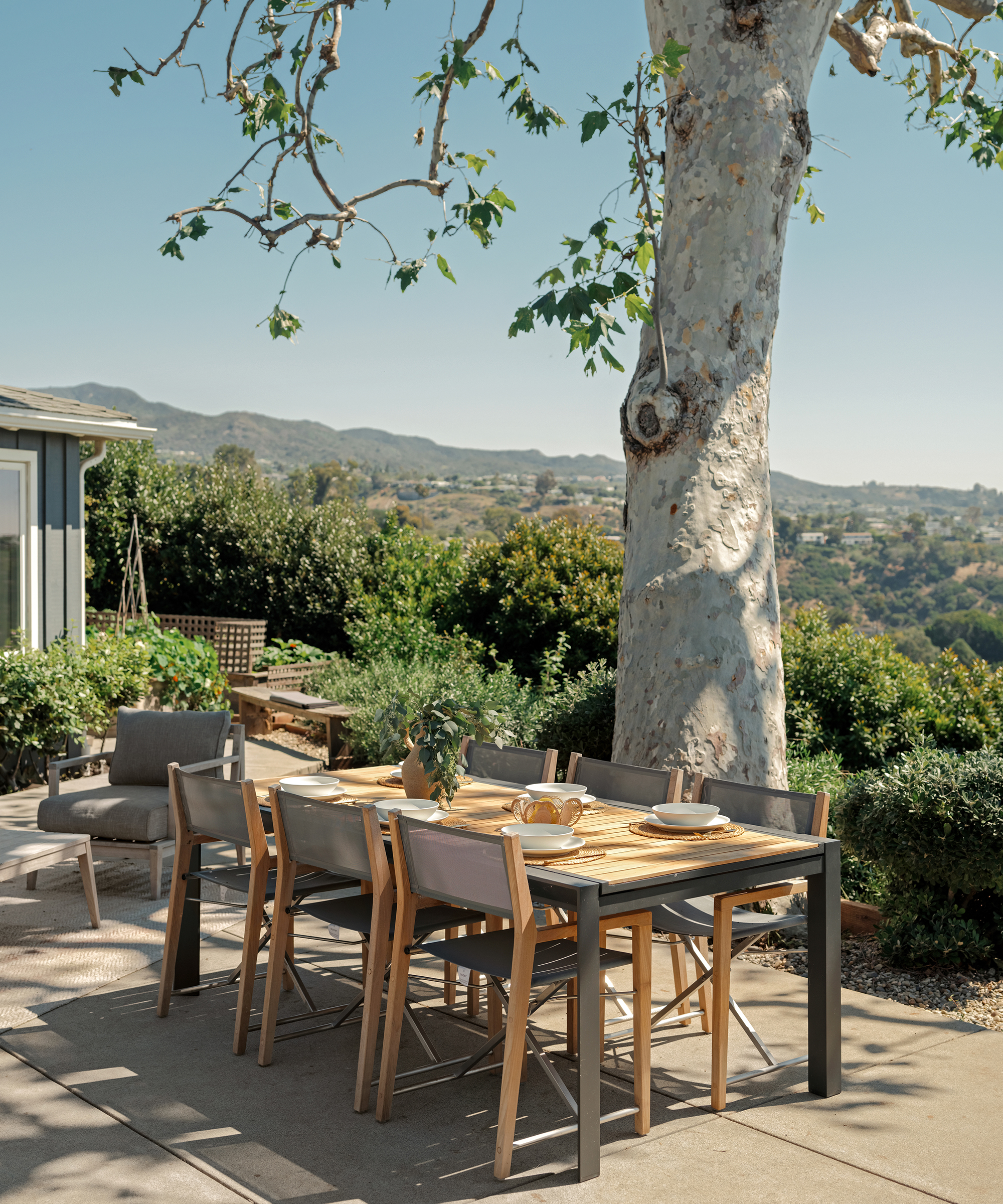 sarah-wright-olsen-studio-k-outdoor-dining-table
