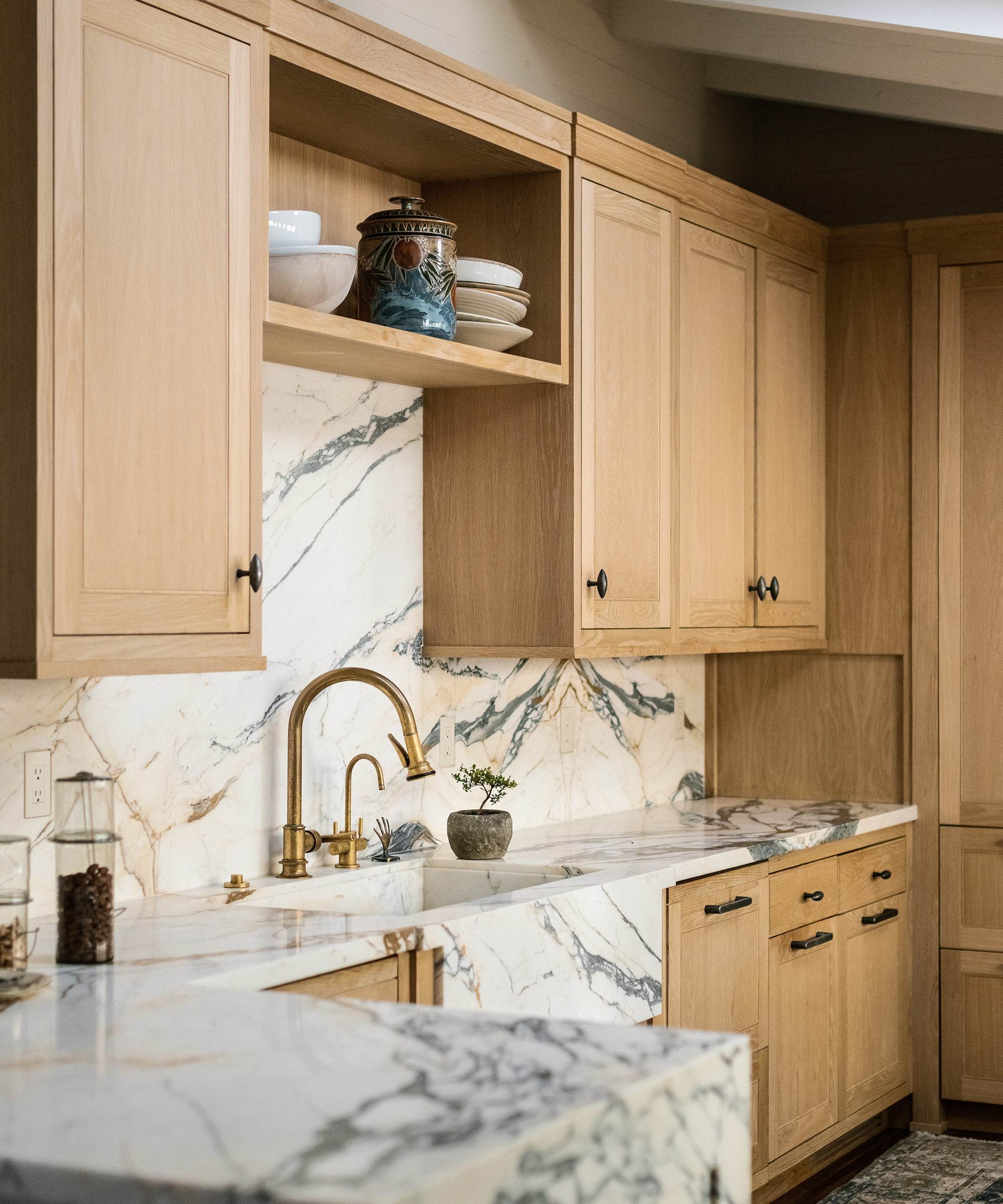 studio-gutow-home-tour-oak-kitchen-marble-counters