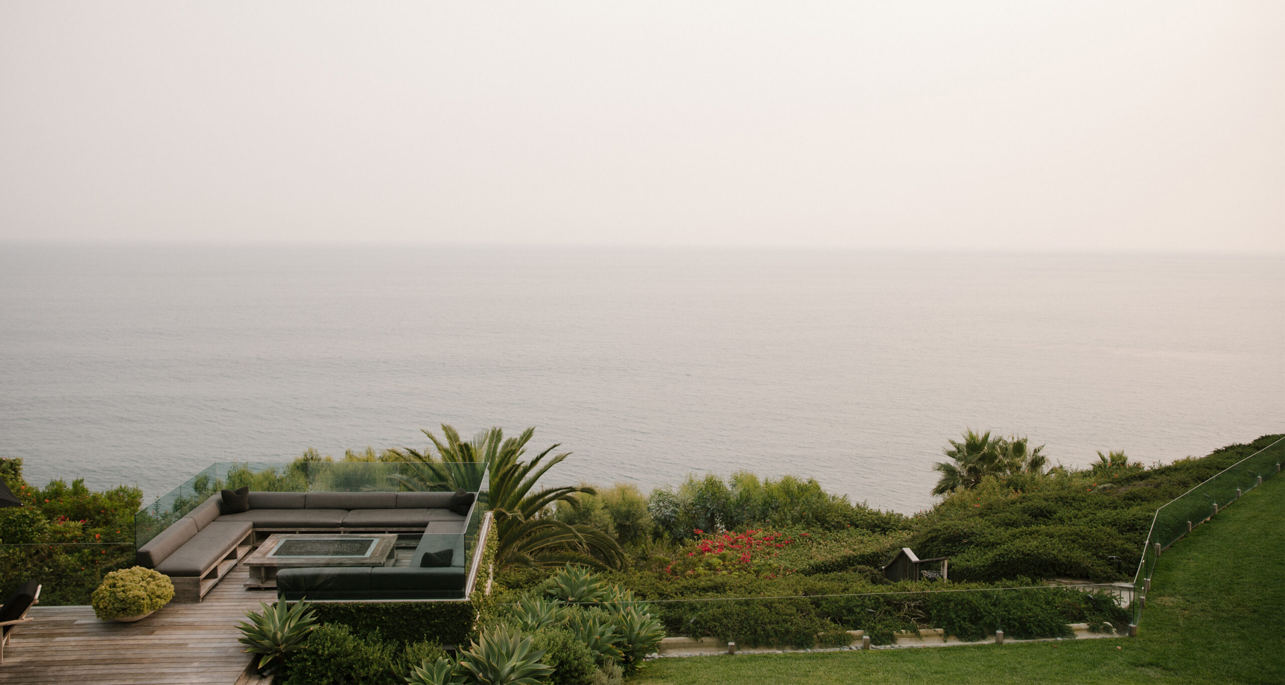 pnah-faves-courteney-cox-backyard