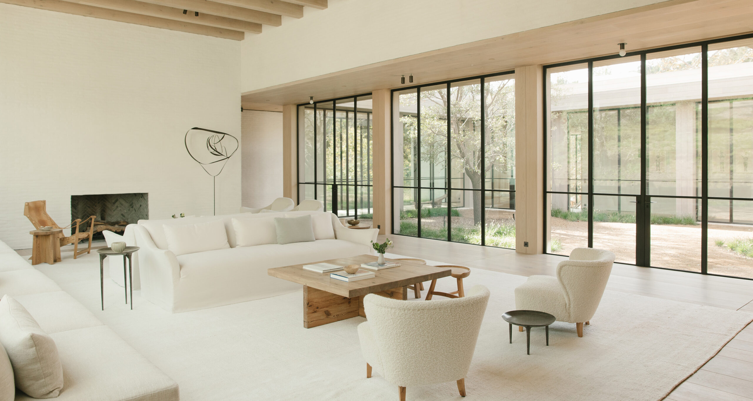 pnah-faves-jenni-living-room-courtyard