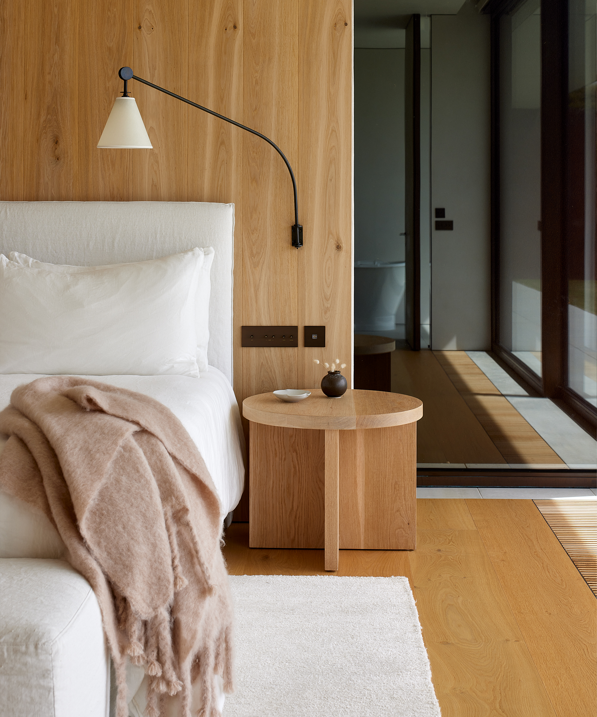 jk-new-zealand-home-tour-bedroom-bedside-table