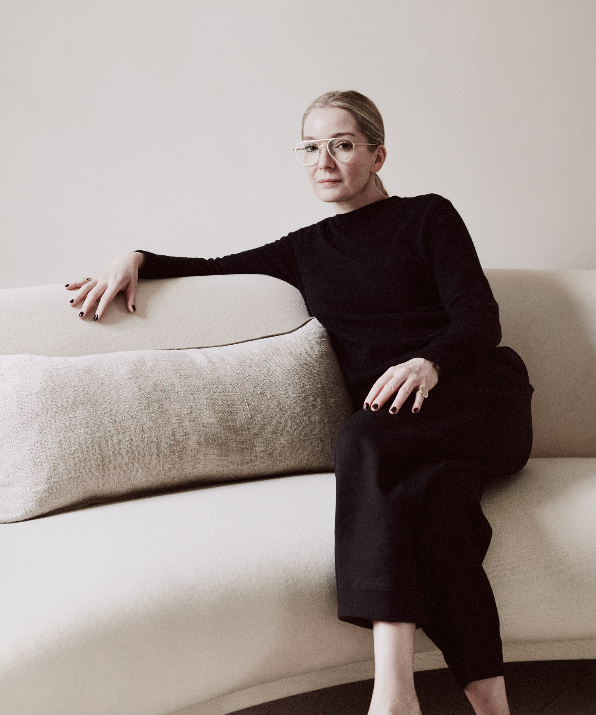house-of-grey-home-tour-portrait-all-black-outfit