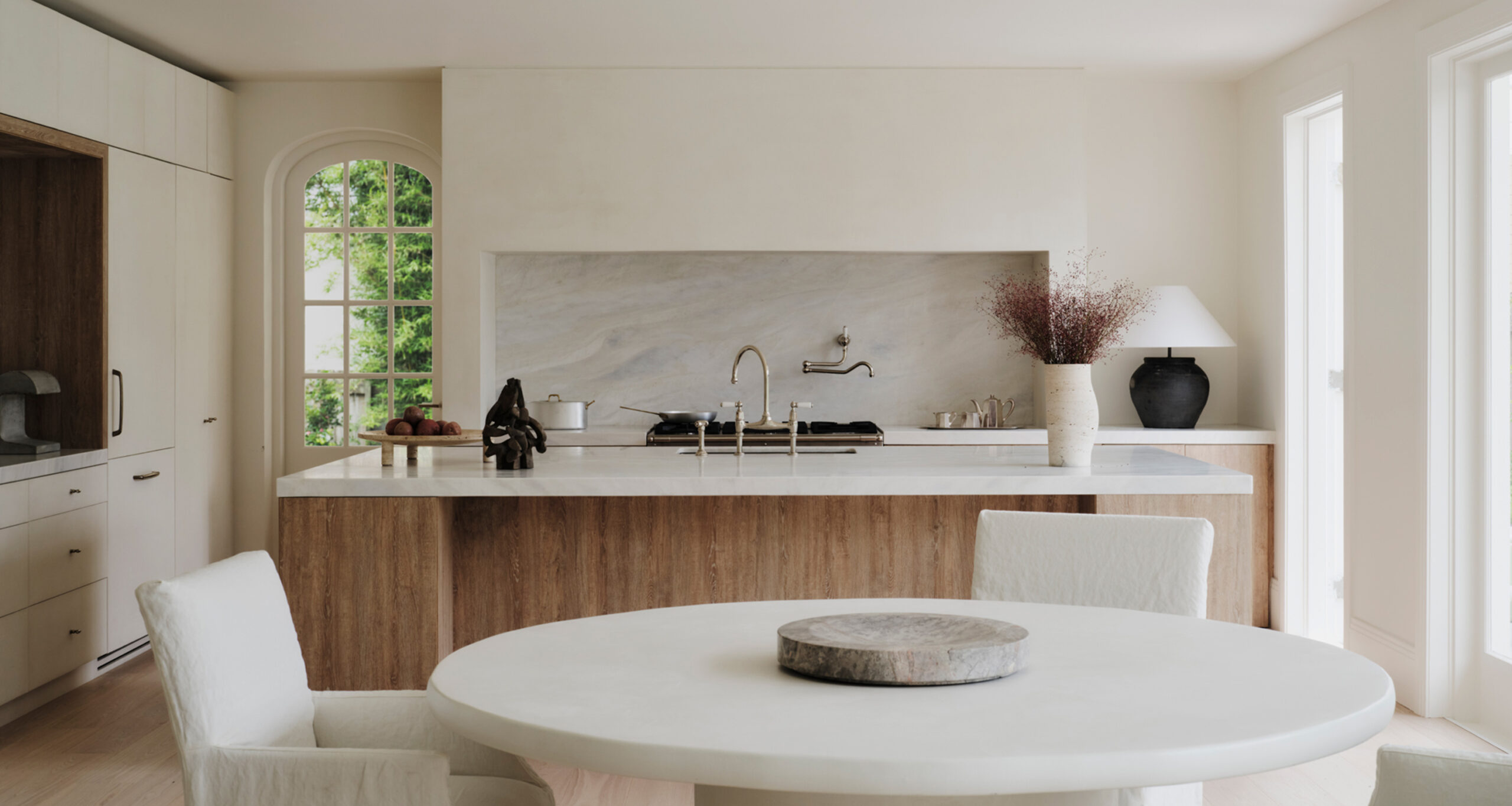 phoebe-nicole-home-tour-ivory-kitchen-dining-table-dining-chairs