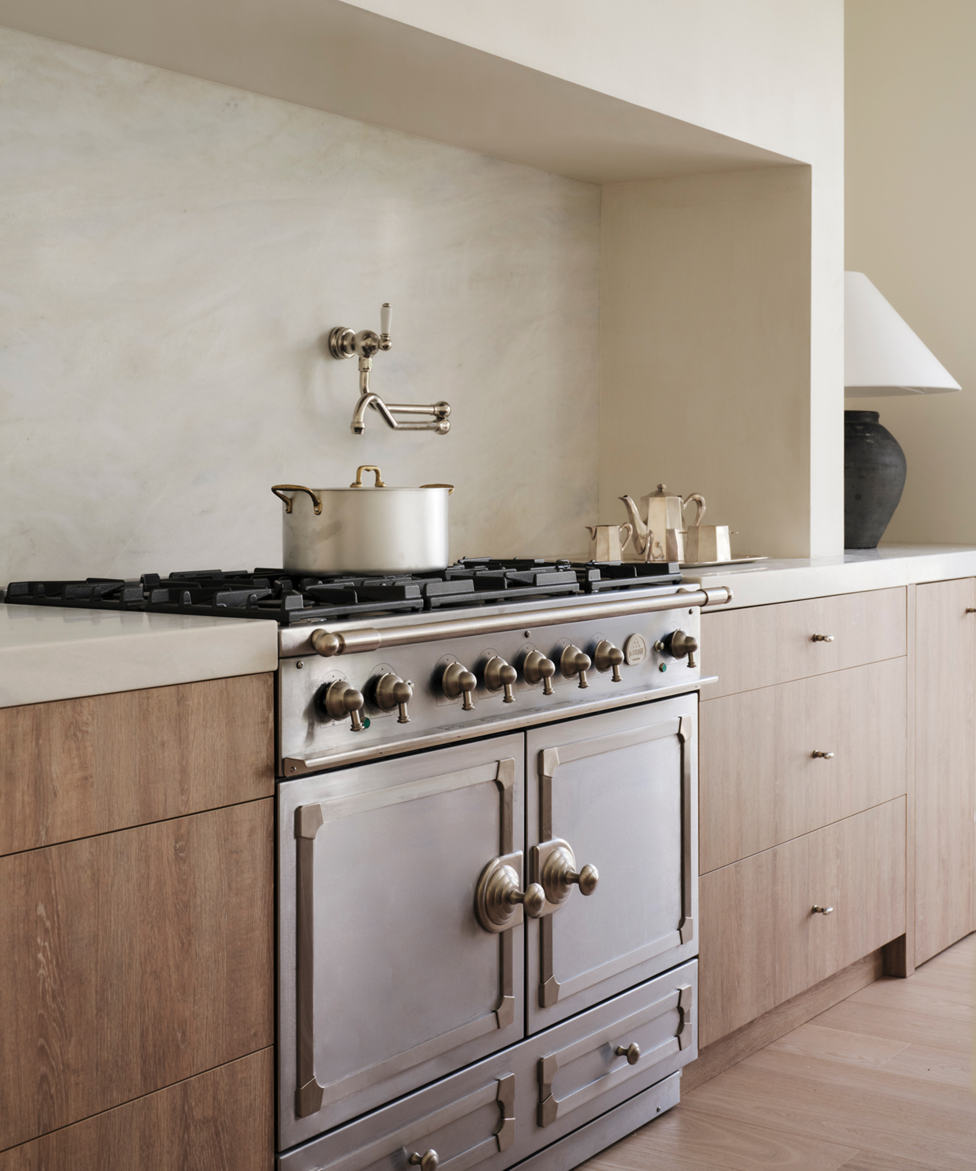 phoebe-nicole-home-tour-kitchen-silver-stove