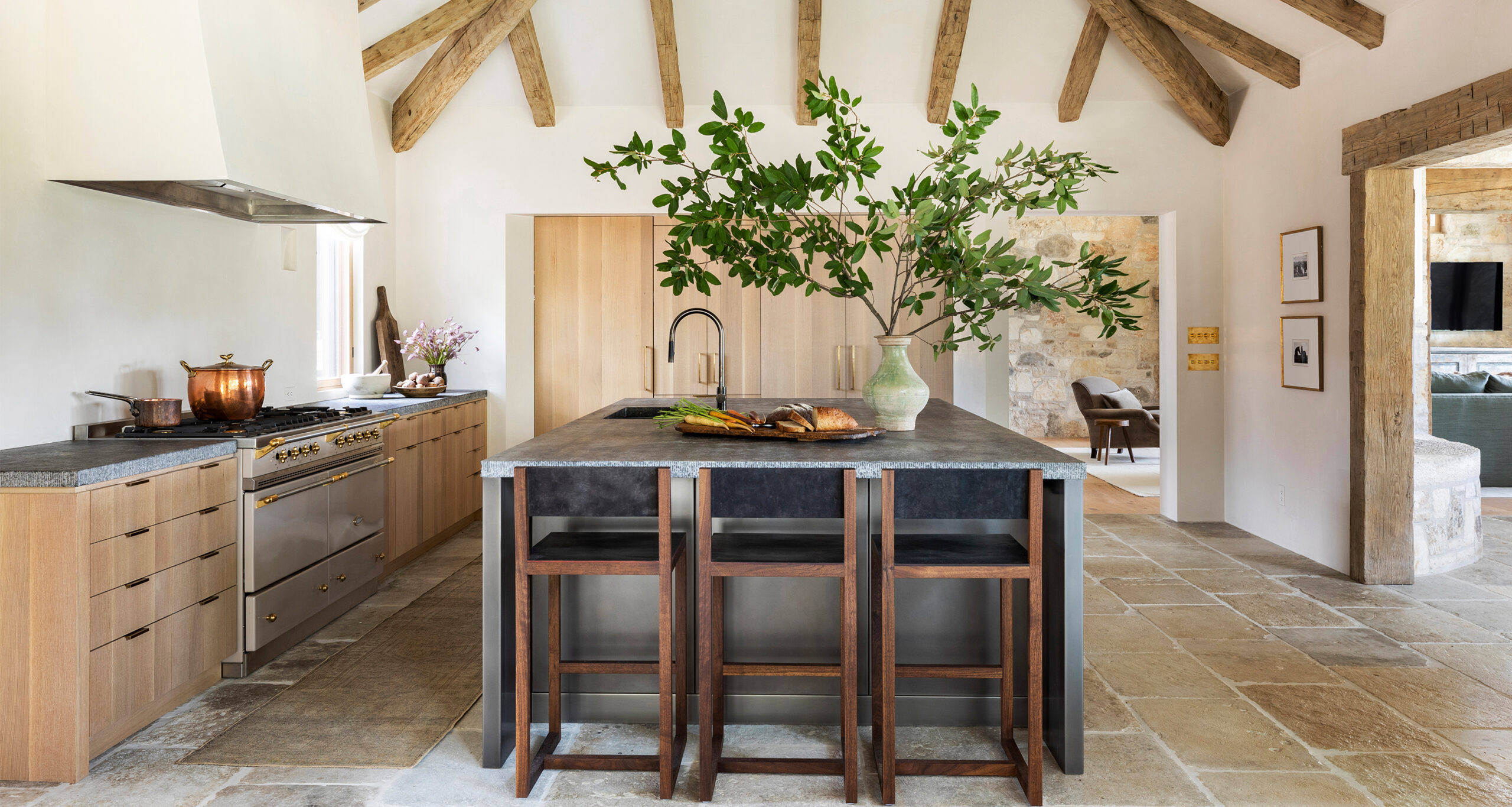 marie-flanigan-home-tour-kitchen-counter-stools