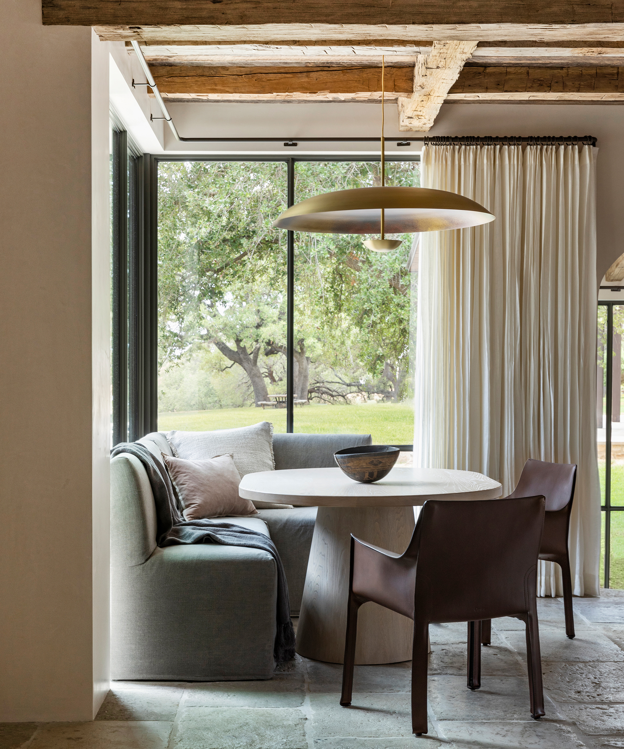 marie-flanigan-home-tour-kitchen-nook-dining-table
