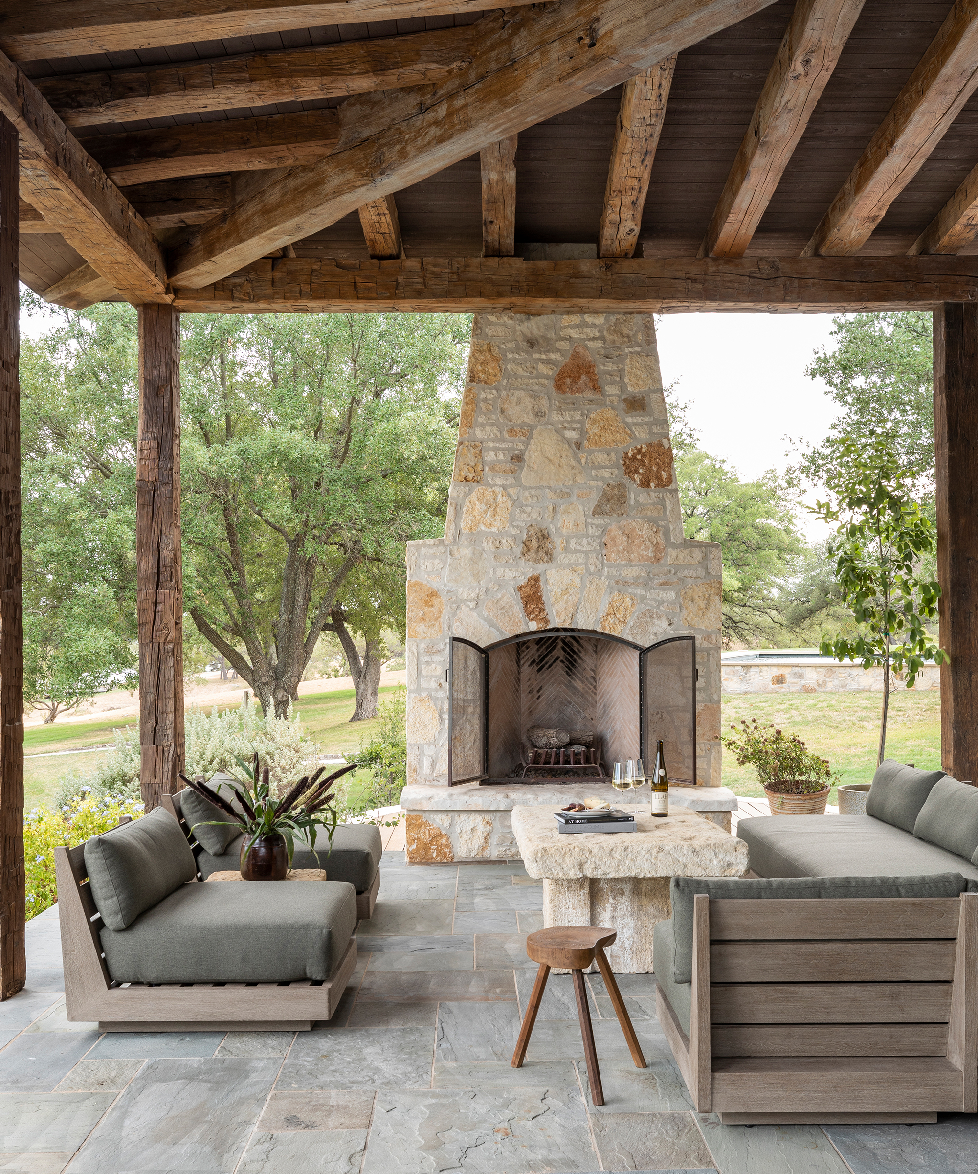 marie-flanigan-home-tour-outdoor-patio-furniture-outdoor-fireplace