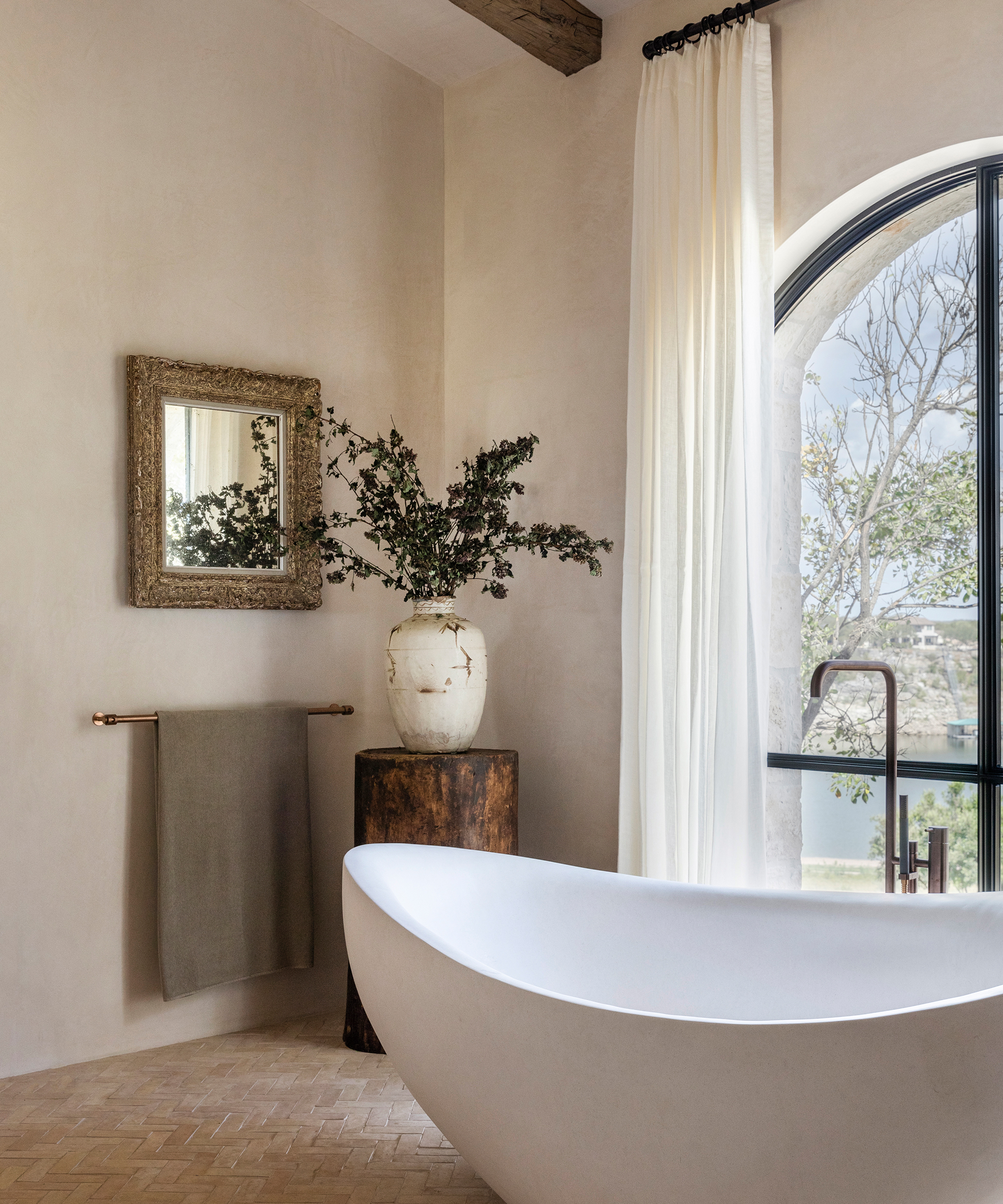 marie-flanigan-home-tour-standalone-bathtub-windows