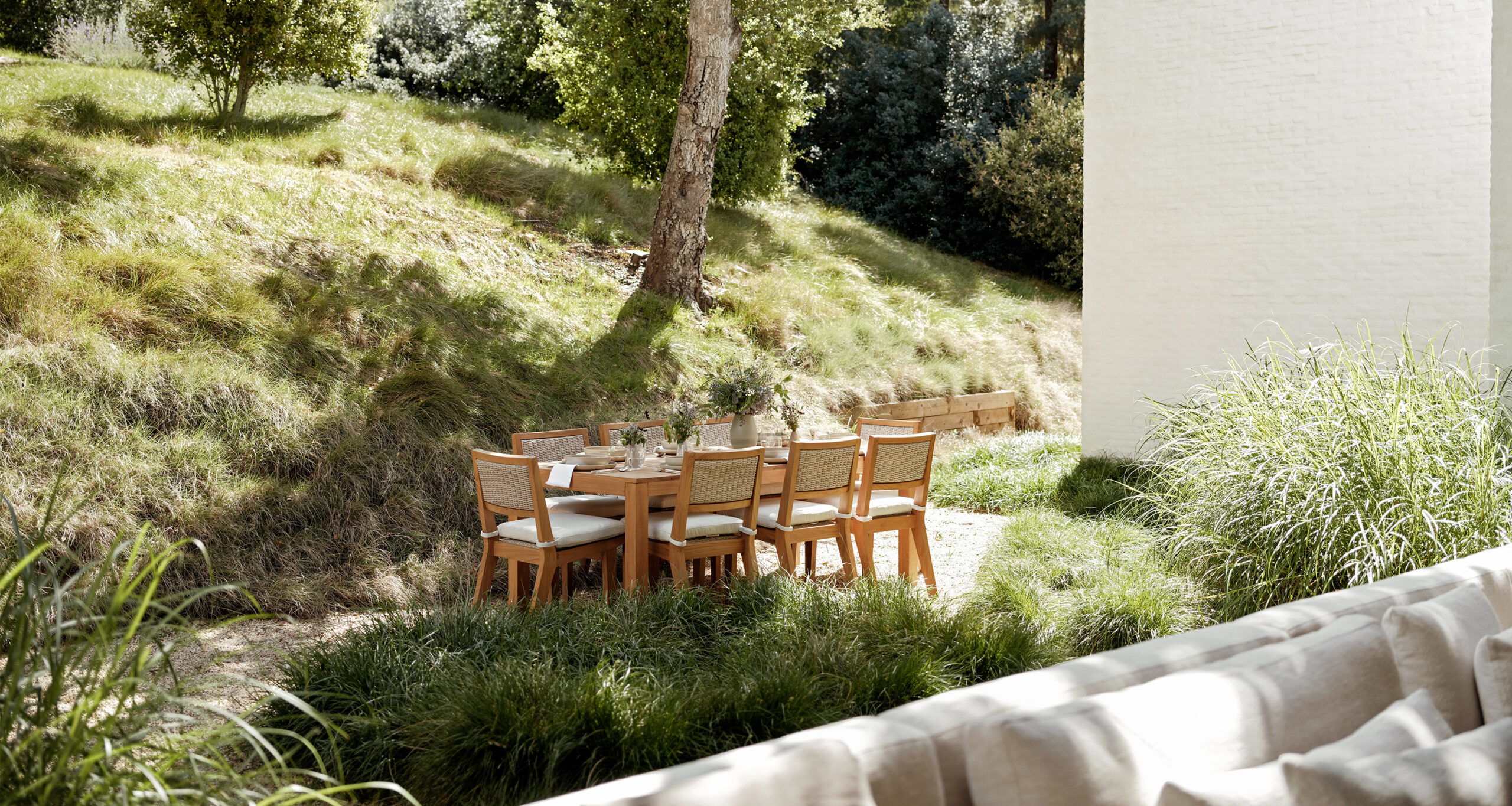 cucina-melissa-spring-outdoor-dinner-vista-dining-table-dining-chairs-h
