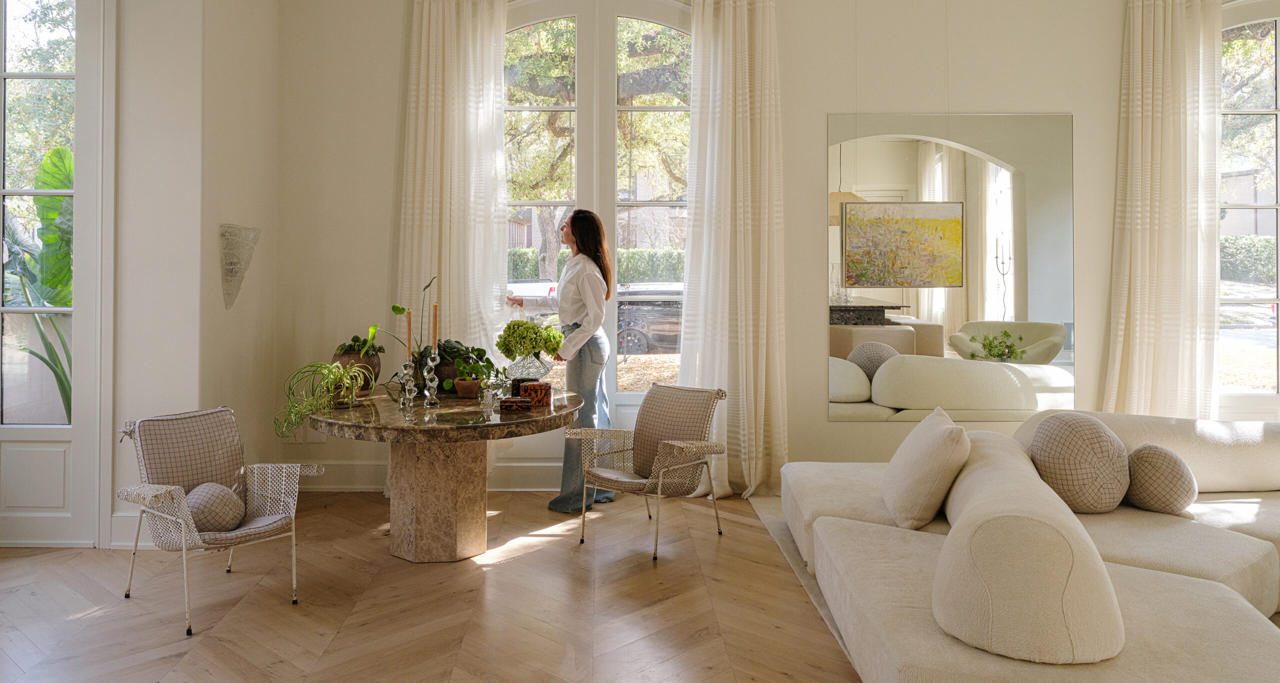 kelly-barnhart-home-tour-living-room-curtains-portrait