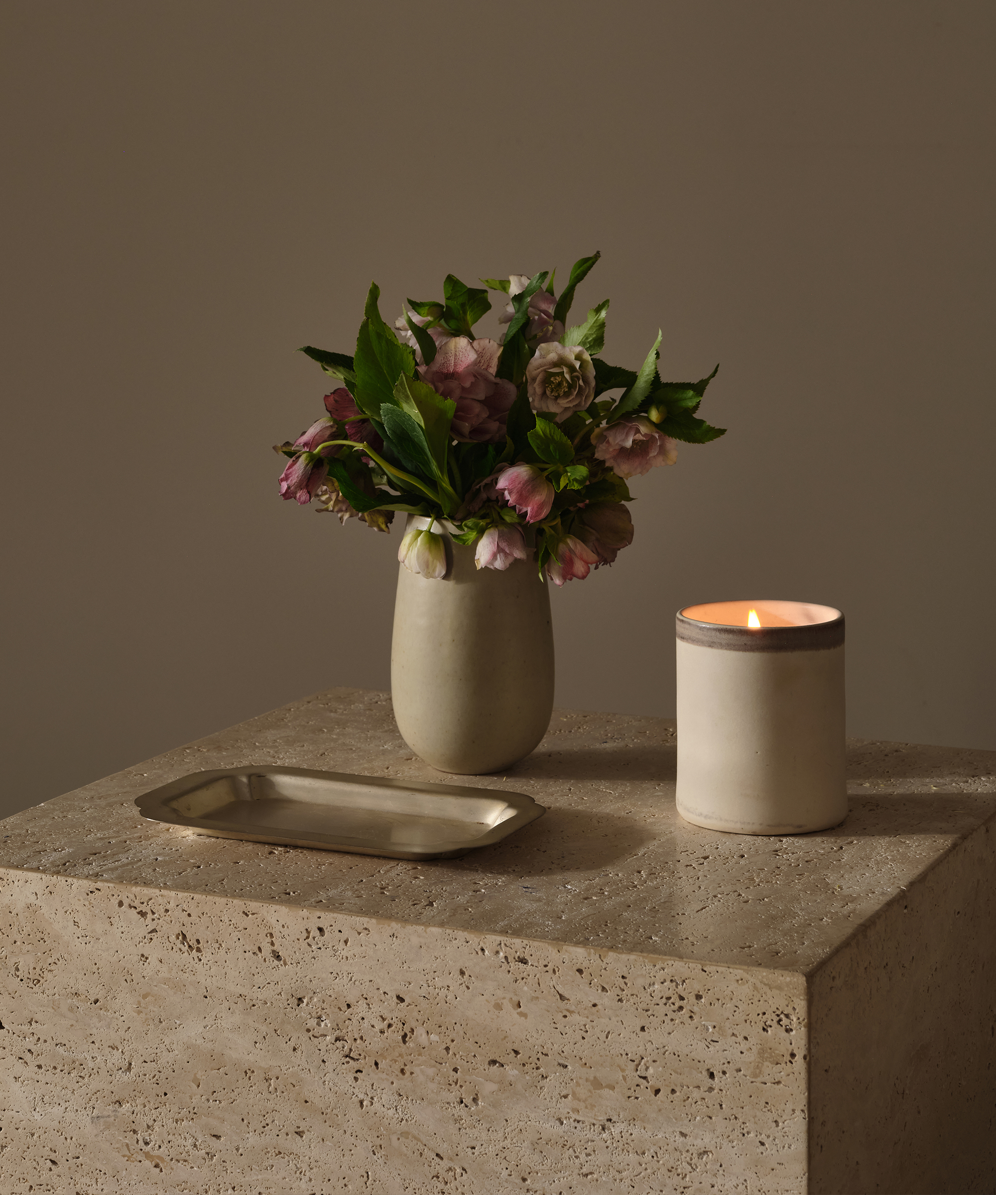 brigette-romanek-mothers-day-gift-guide-candle-sur-accent-table