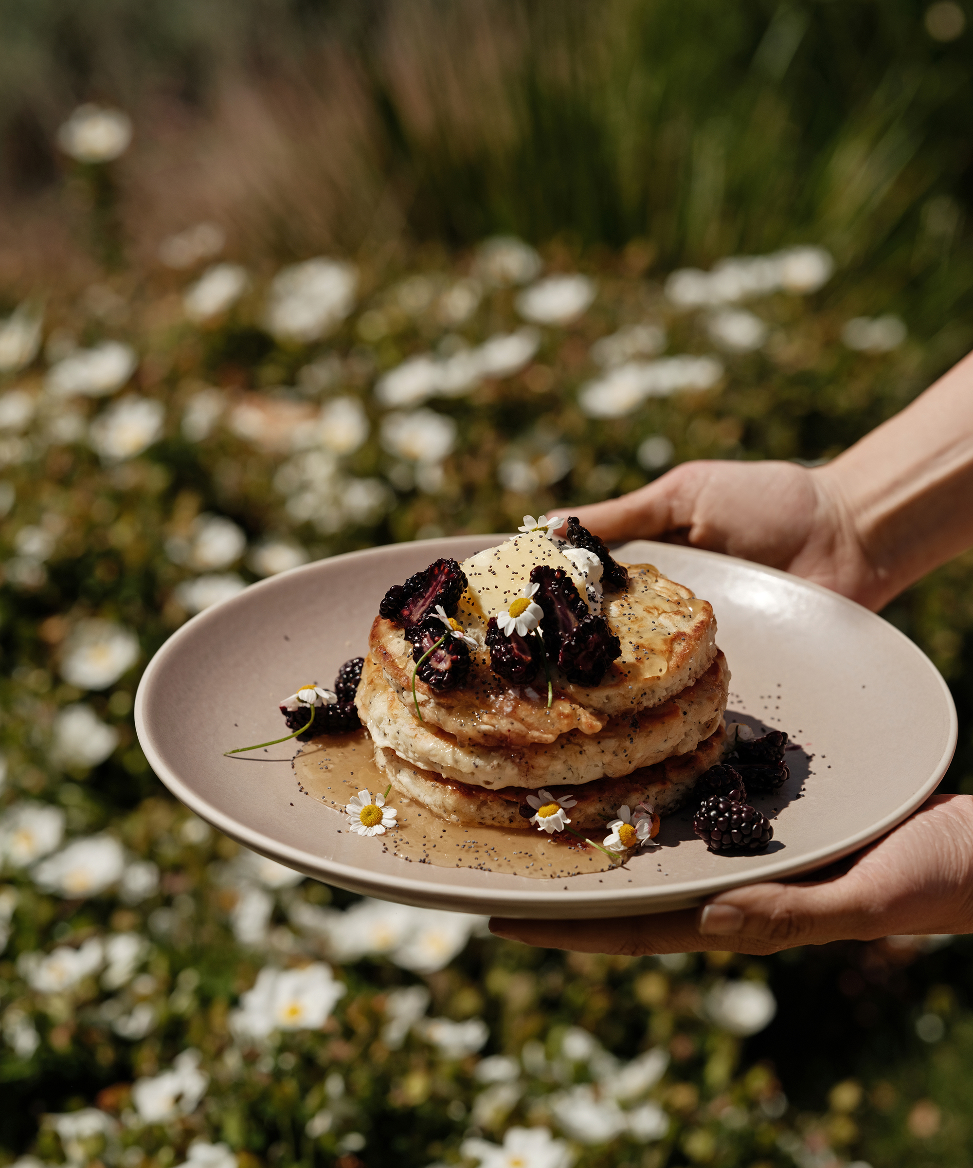 cucina-melissa-spring-brunch-ricotta-pancakes-plate-flowers