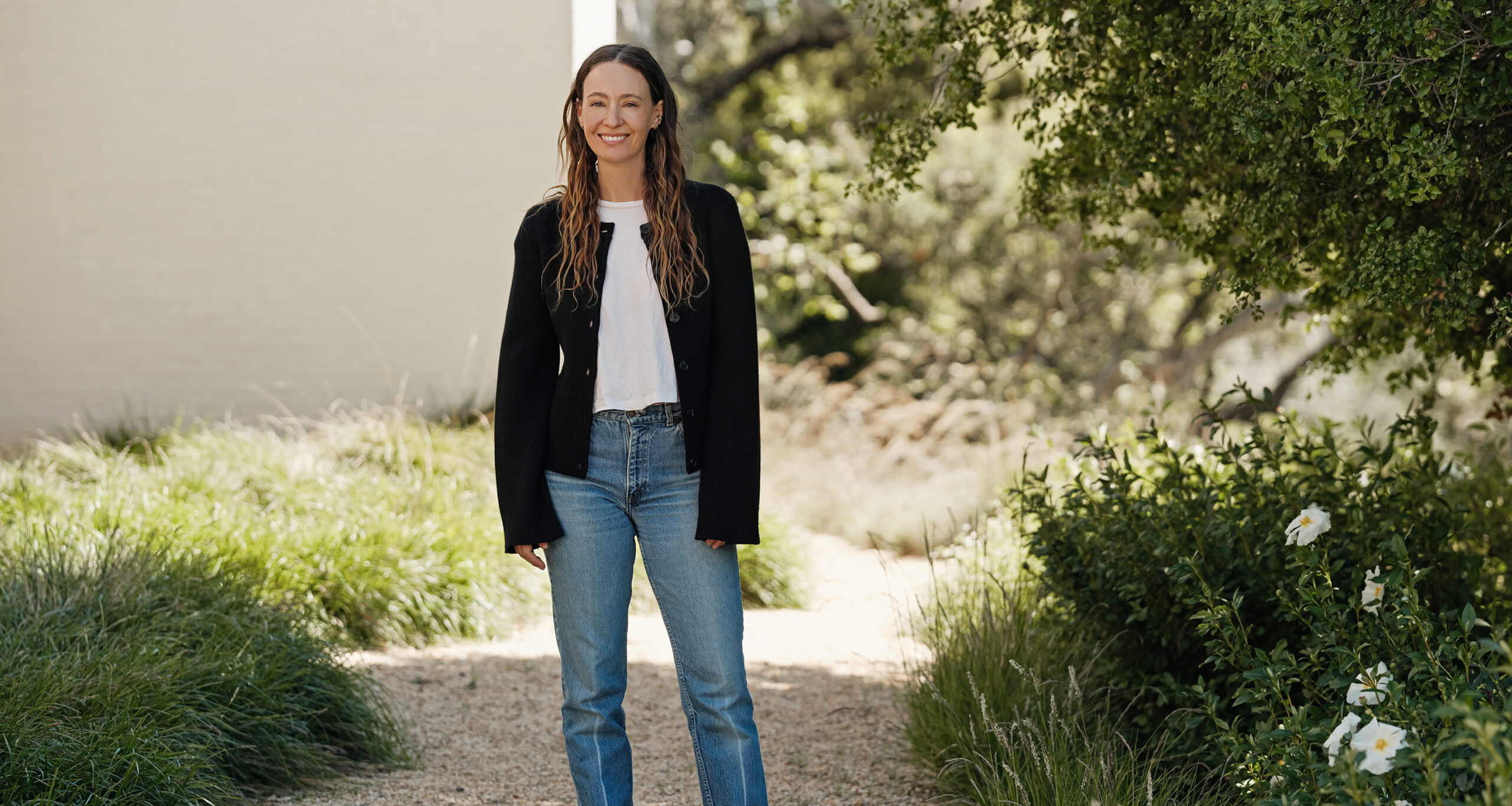 jenni-cooper-cardigan-styling-jeans-tee-outdoor-gravel-path