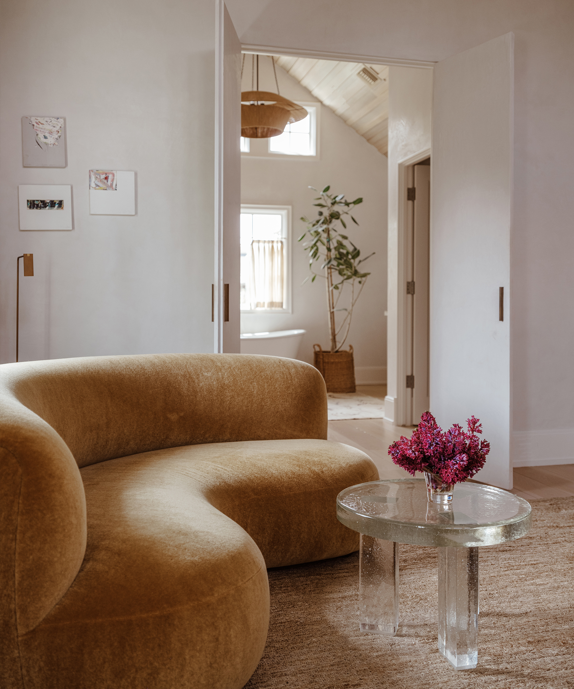 mnaeve-home-tour-curved-velvet-sofa